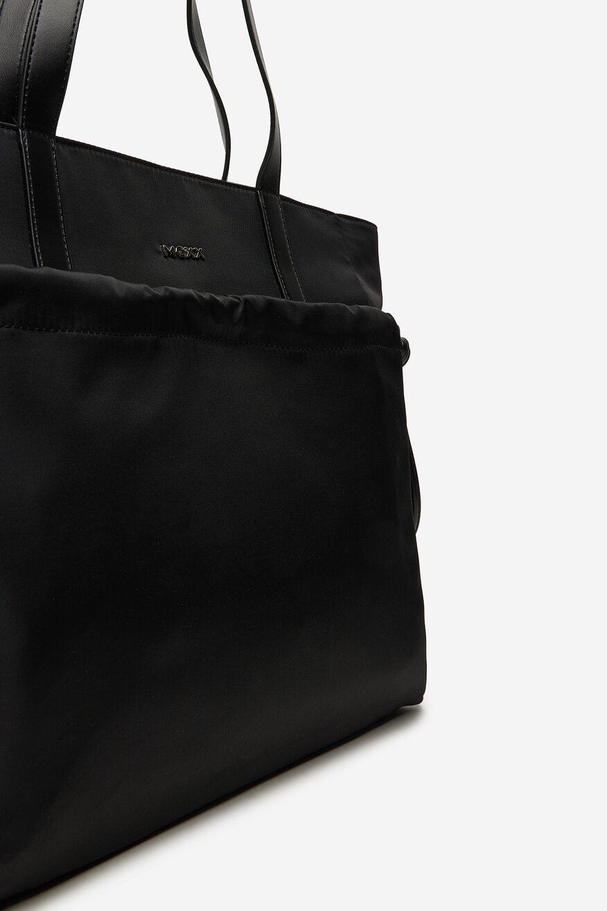 
                Kézitáska Mexx FEKETE - 5906751215470