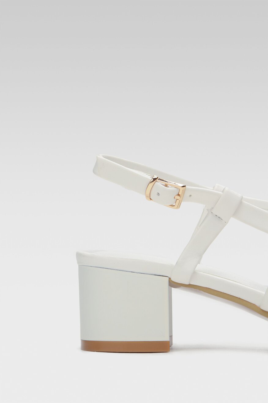 
                Jenny Fairy - Sandały pastelowe białe - 5904248652883