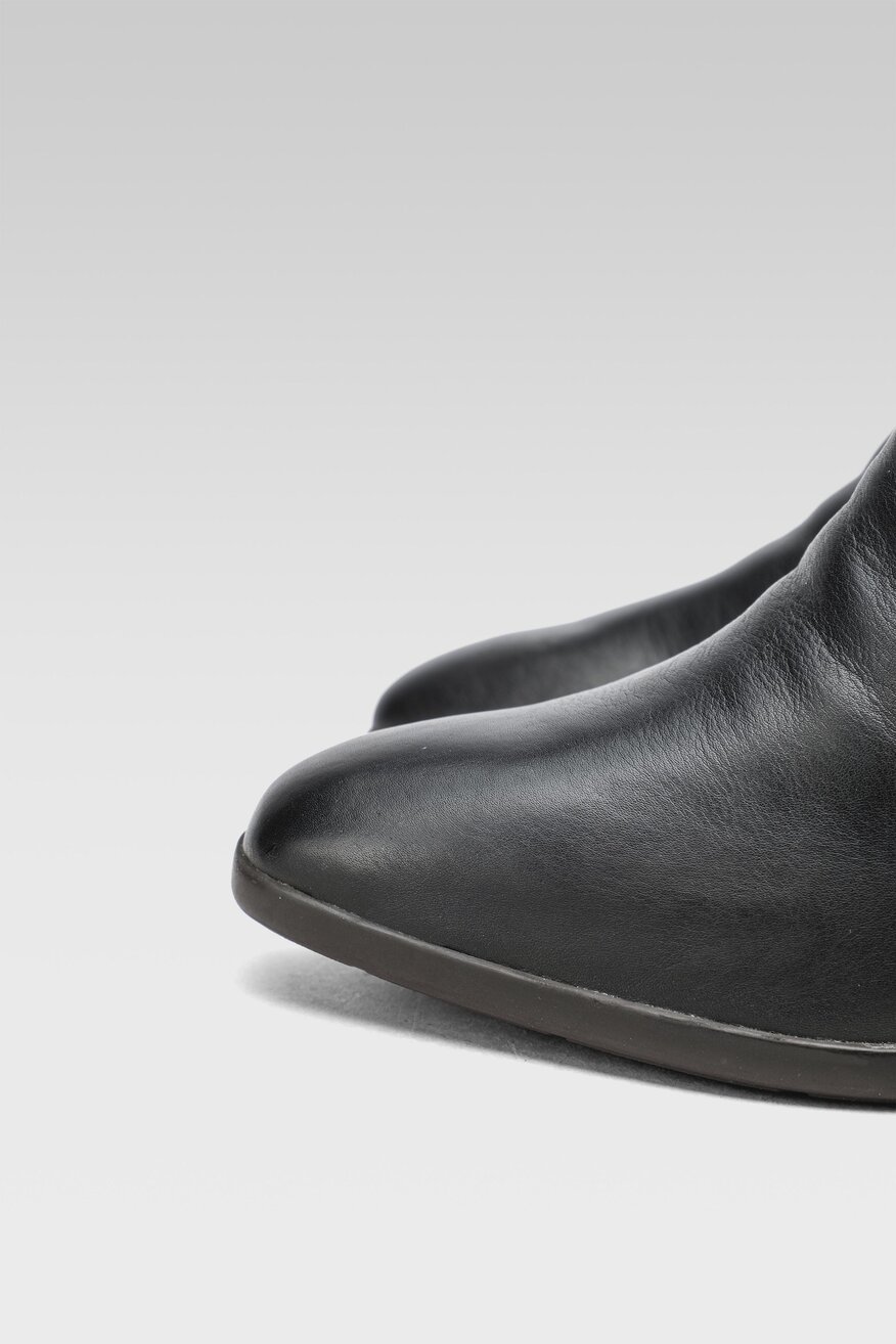 
                Pikolinos - Skórzane trzewiki czarne - 5904862095745