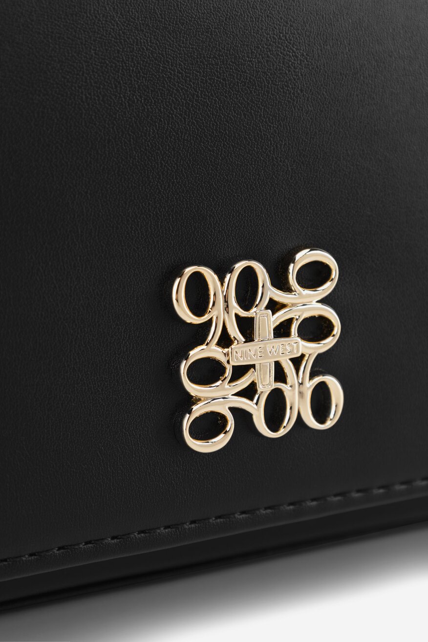 
                Дамска чанта NINE WEST ЧЕРЕН - 5906751618028