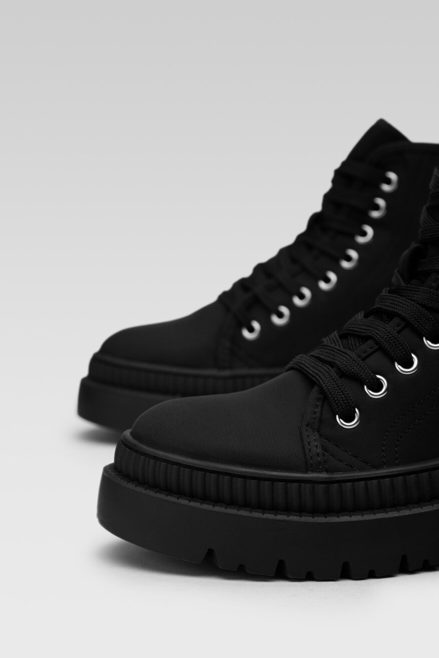 
                Jenny Fairy - Trzewiki czarne sznurowane - 5904248086572