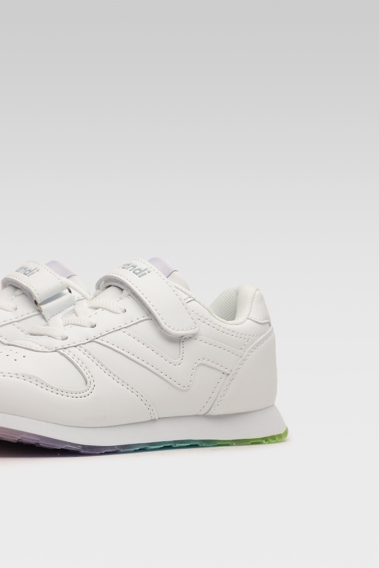 Obuwie sportowe Sprandi CP70-21832(IV)CH Biały