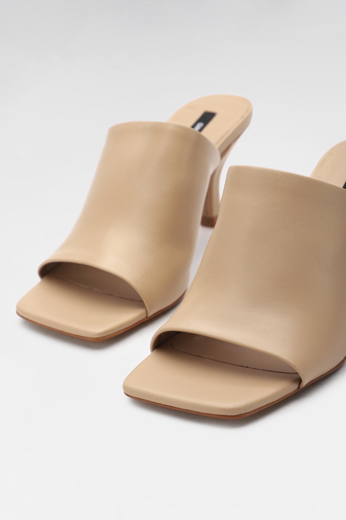 Klapki Gino Rossi 120AL0428 Beżowy