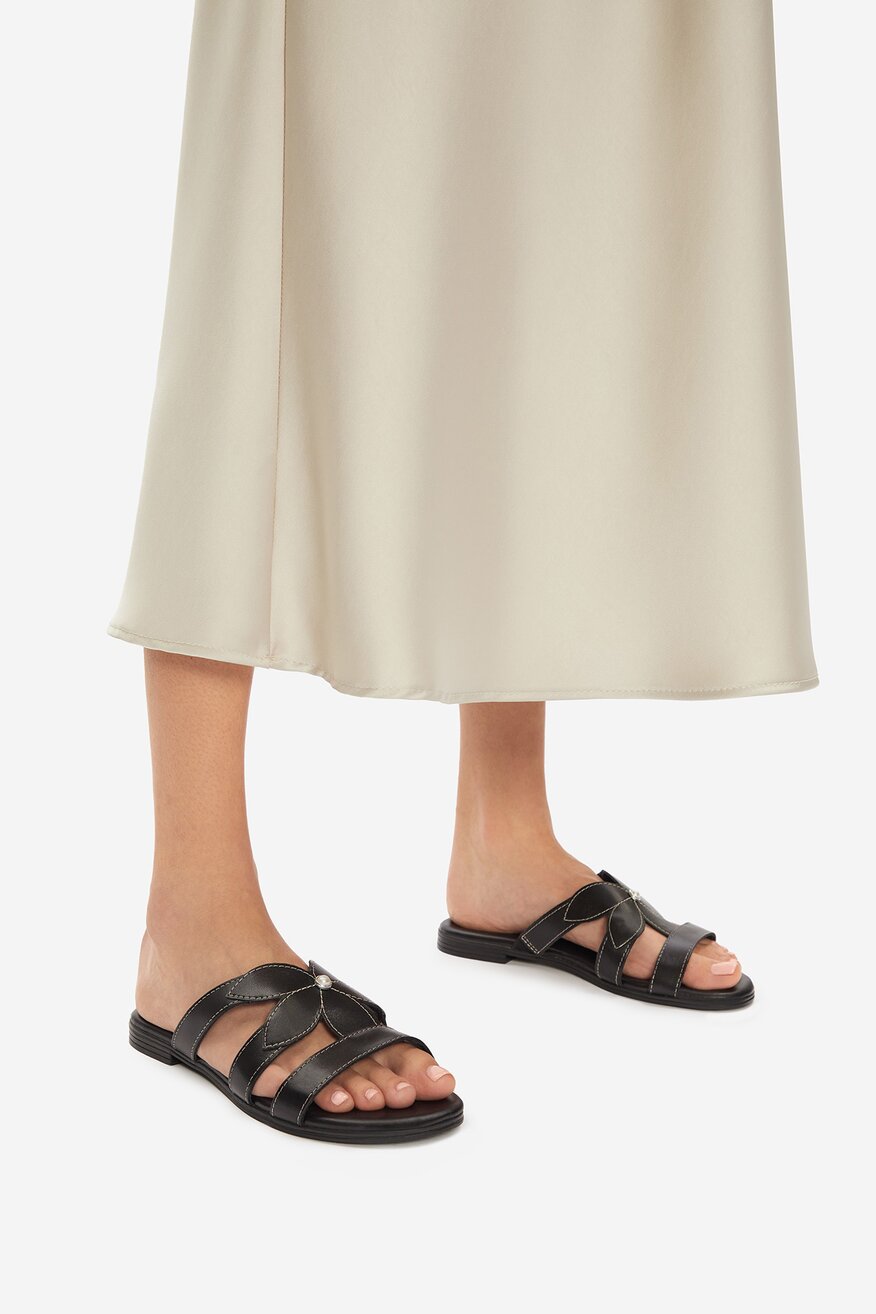 
                Шльопанець Lasocki ЧОРНИЙ - 5906751003695