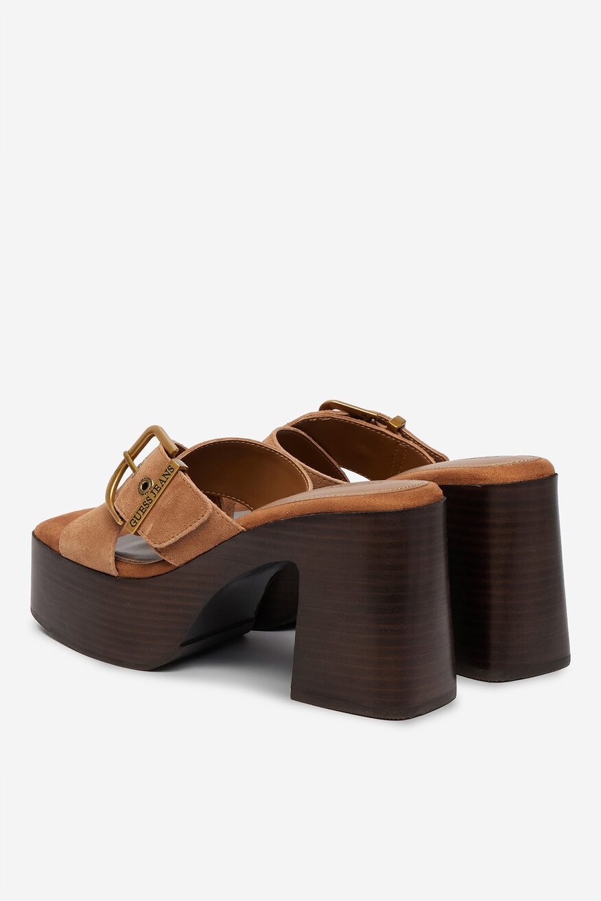 
                GUESS JEANS - Klapki skórzane - 5907964071709