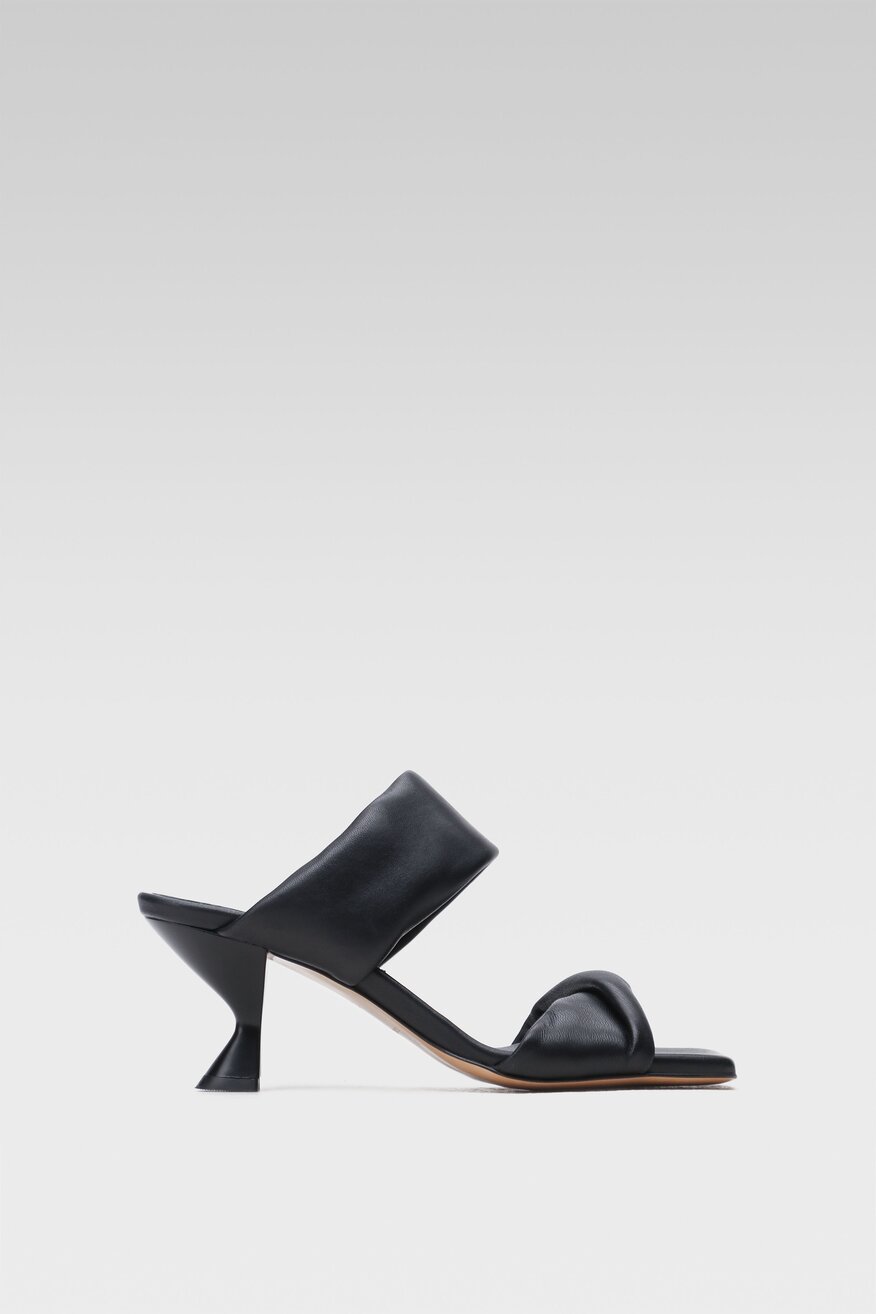 
                Gino Rossi - Skórzane klapki czarne - 5904248394486