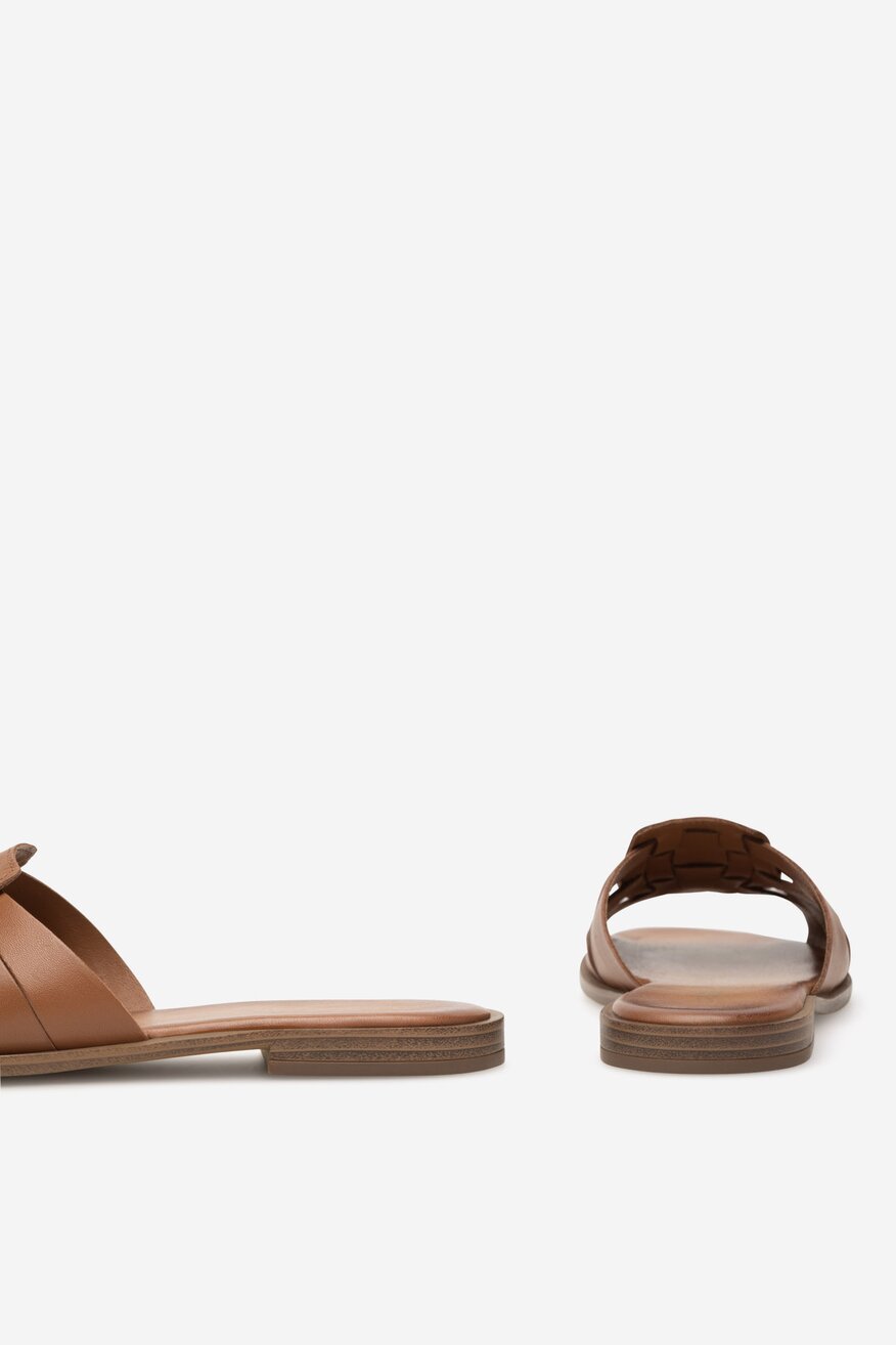 Lasocki - Klapki skórzane - 5905588572800