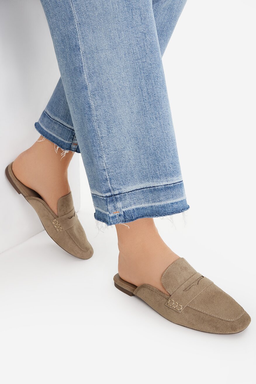 
                Шльопанець Jenny БЕЖЕВИЙ - 5906751721049