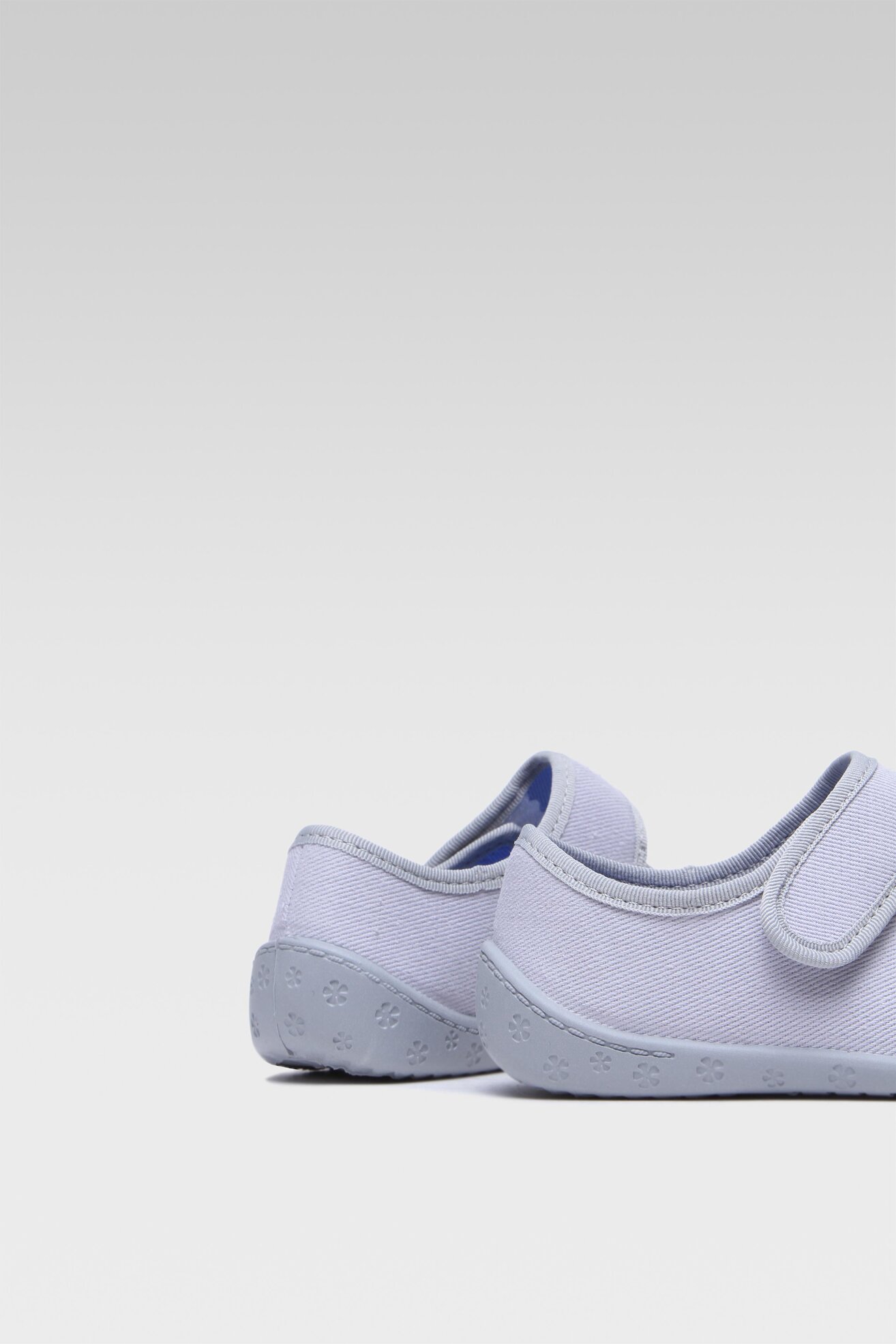 Kapcie MB MB 4R3/18A Szary jasny