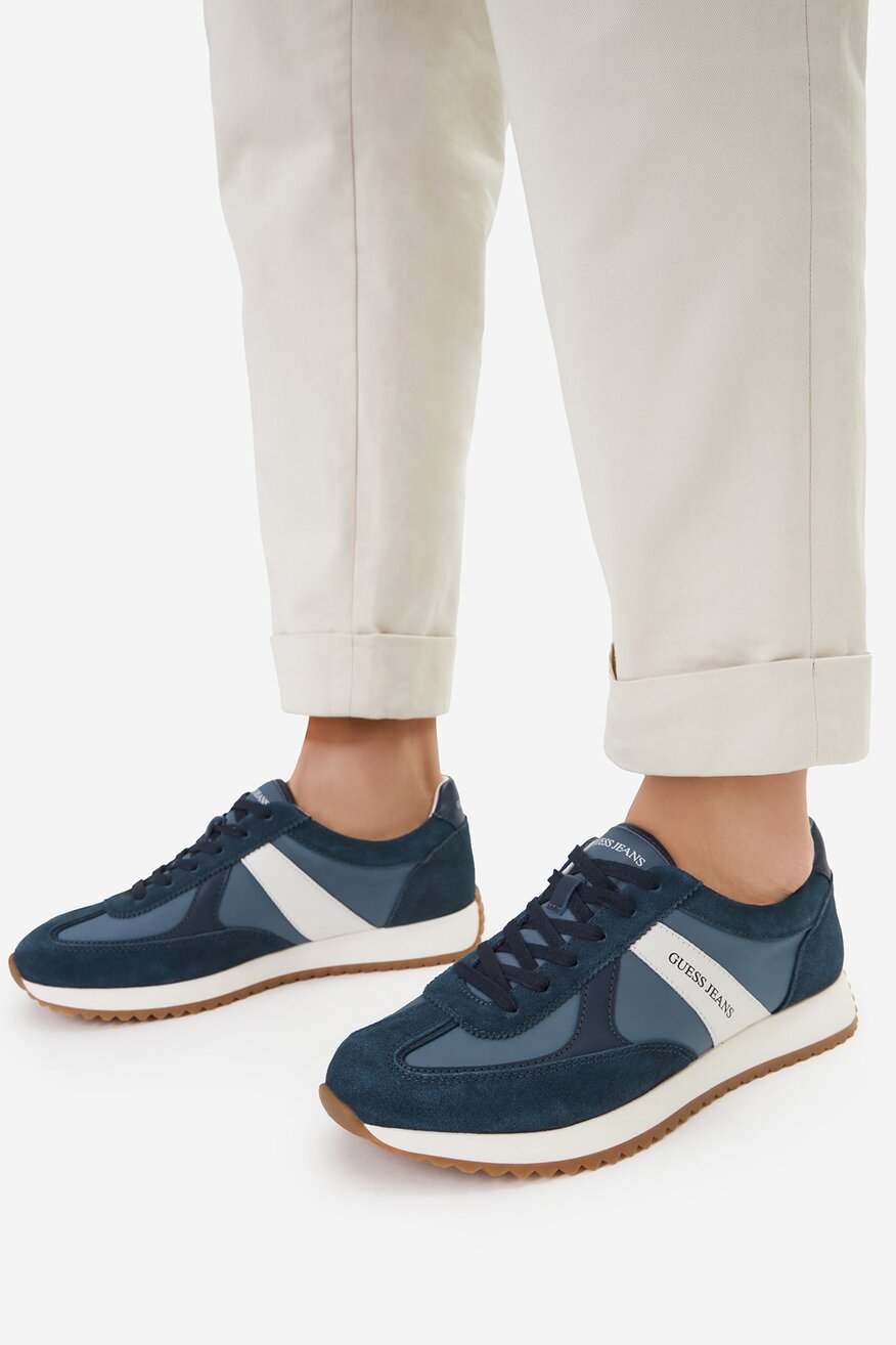 
                GUESS JEANS - Sneakersy skórzane - 5906751955604