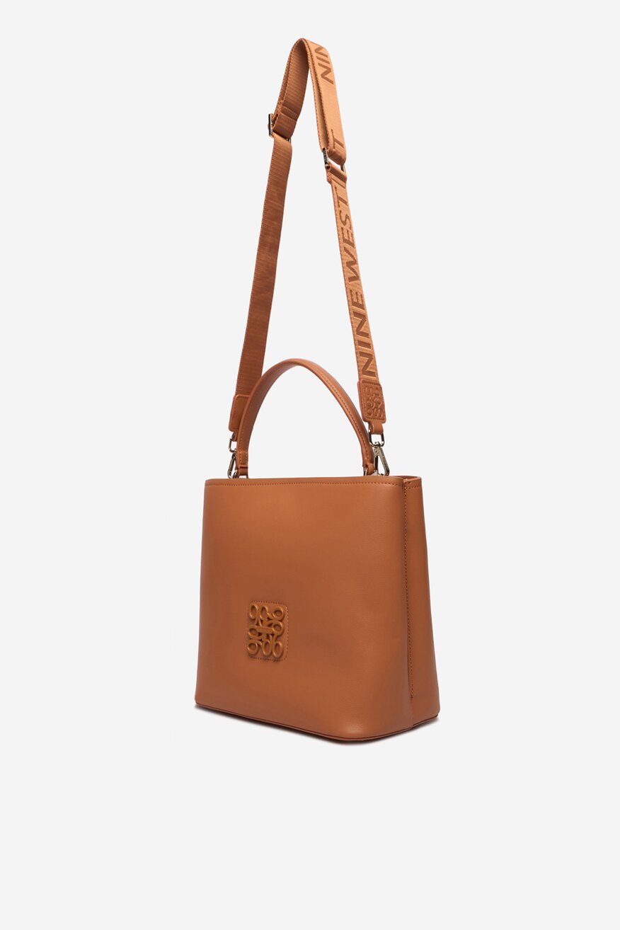 
                Дамска чанта NINE WEST КАМЕЛ - 5906751545300