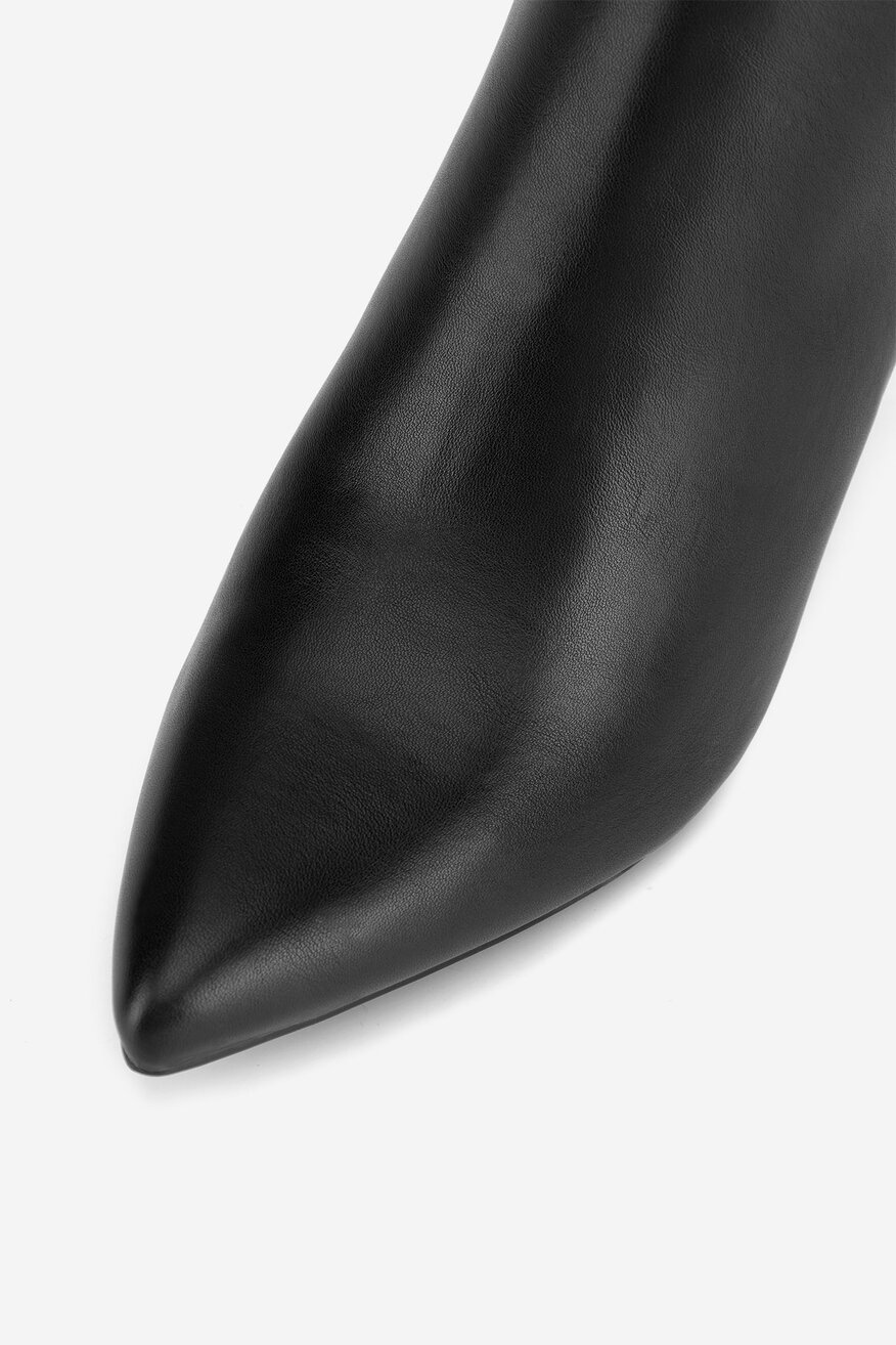 
                Ботуши DeeZee ЧЕРЕН - 5905588890294