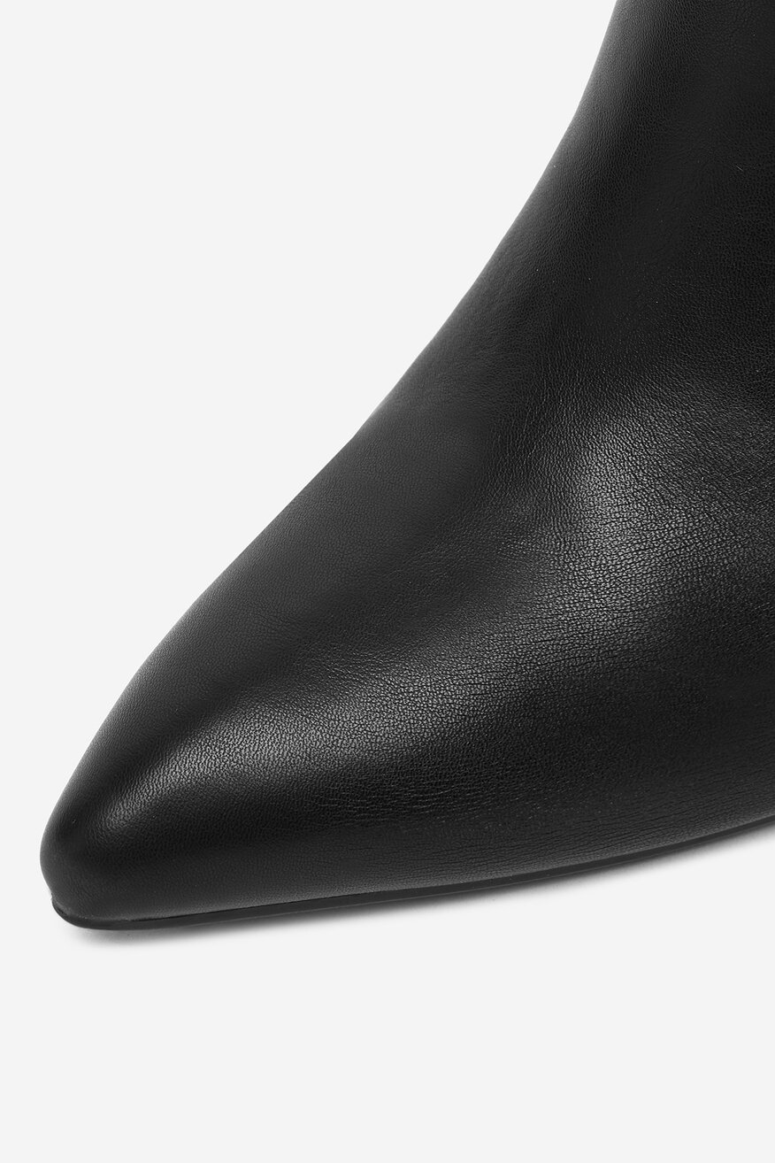 
                Боти DeeZee ЧЕРЕН - 5904410887792