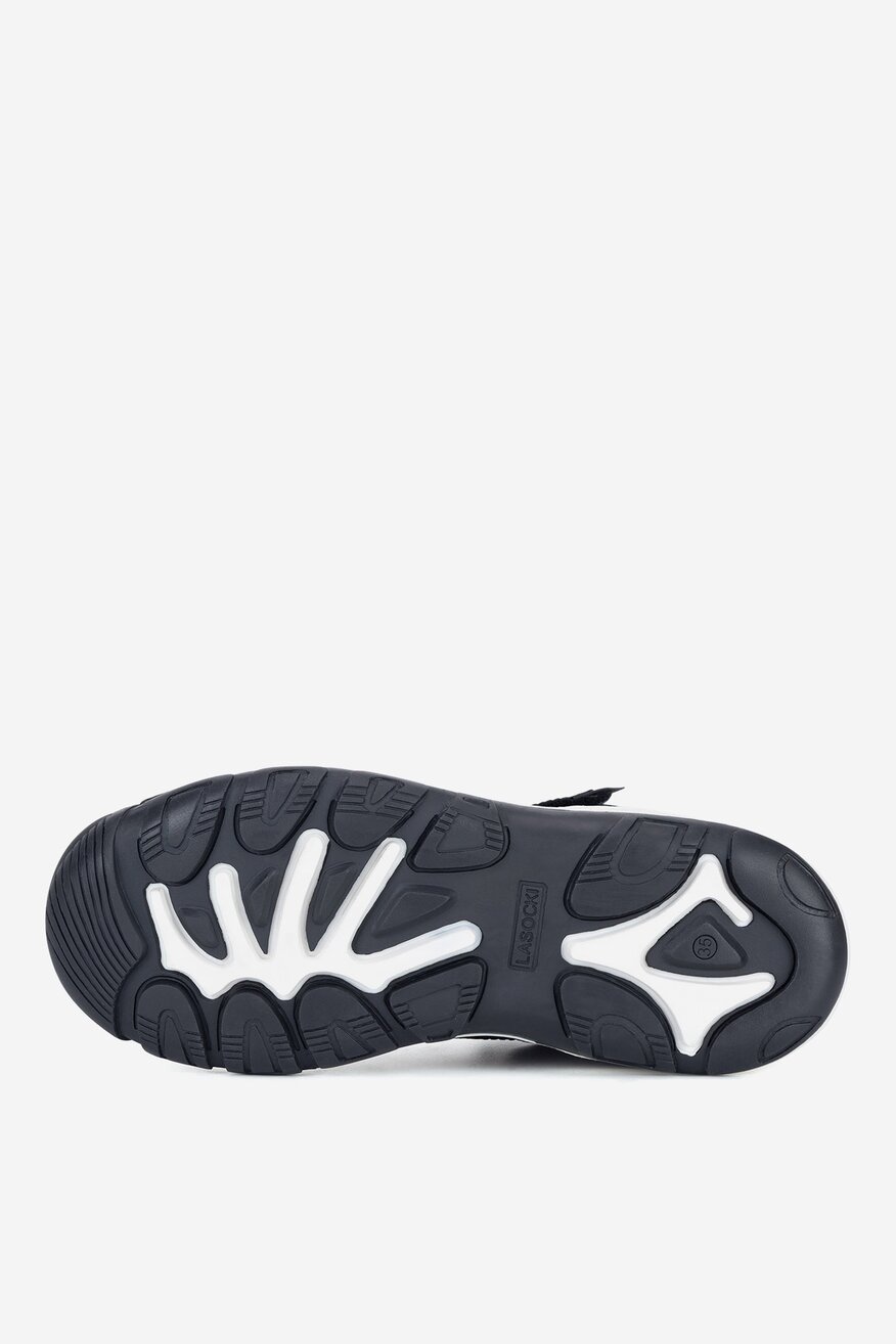
                Šněrovací vyšší obuv Lasocki Young ČERNÁ - 5905588907121