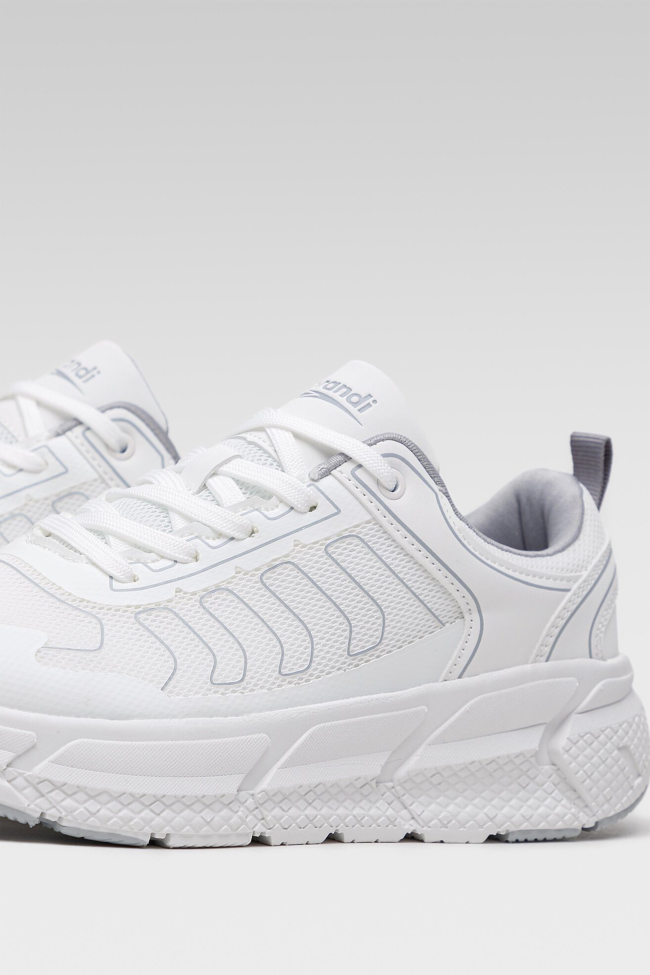 Obuwie sportowe Sprandi MP07-01539-01 Biały