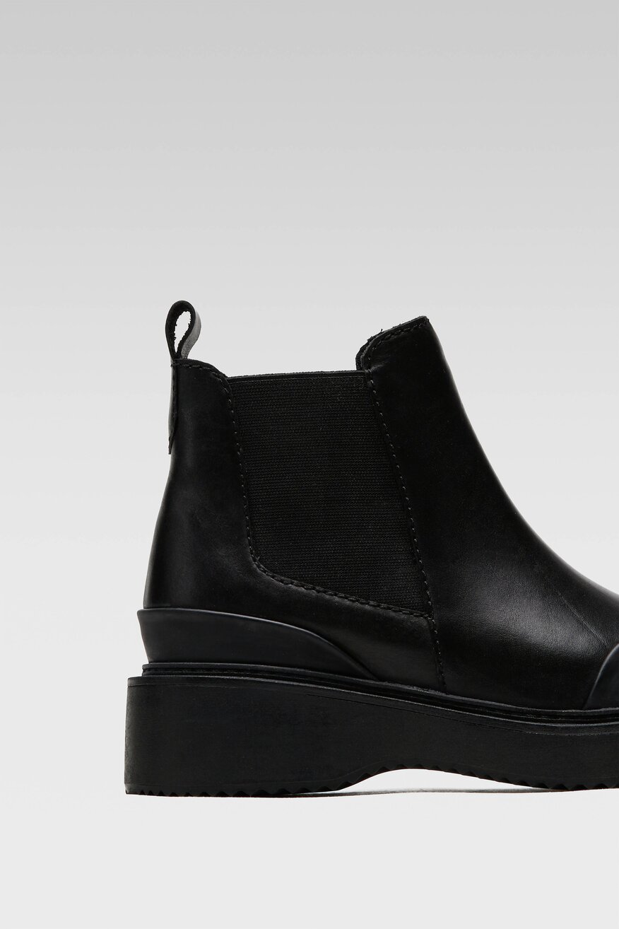 
                Ghete Lasocki NEGRU - 5904248877170