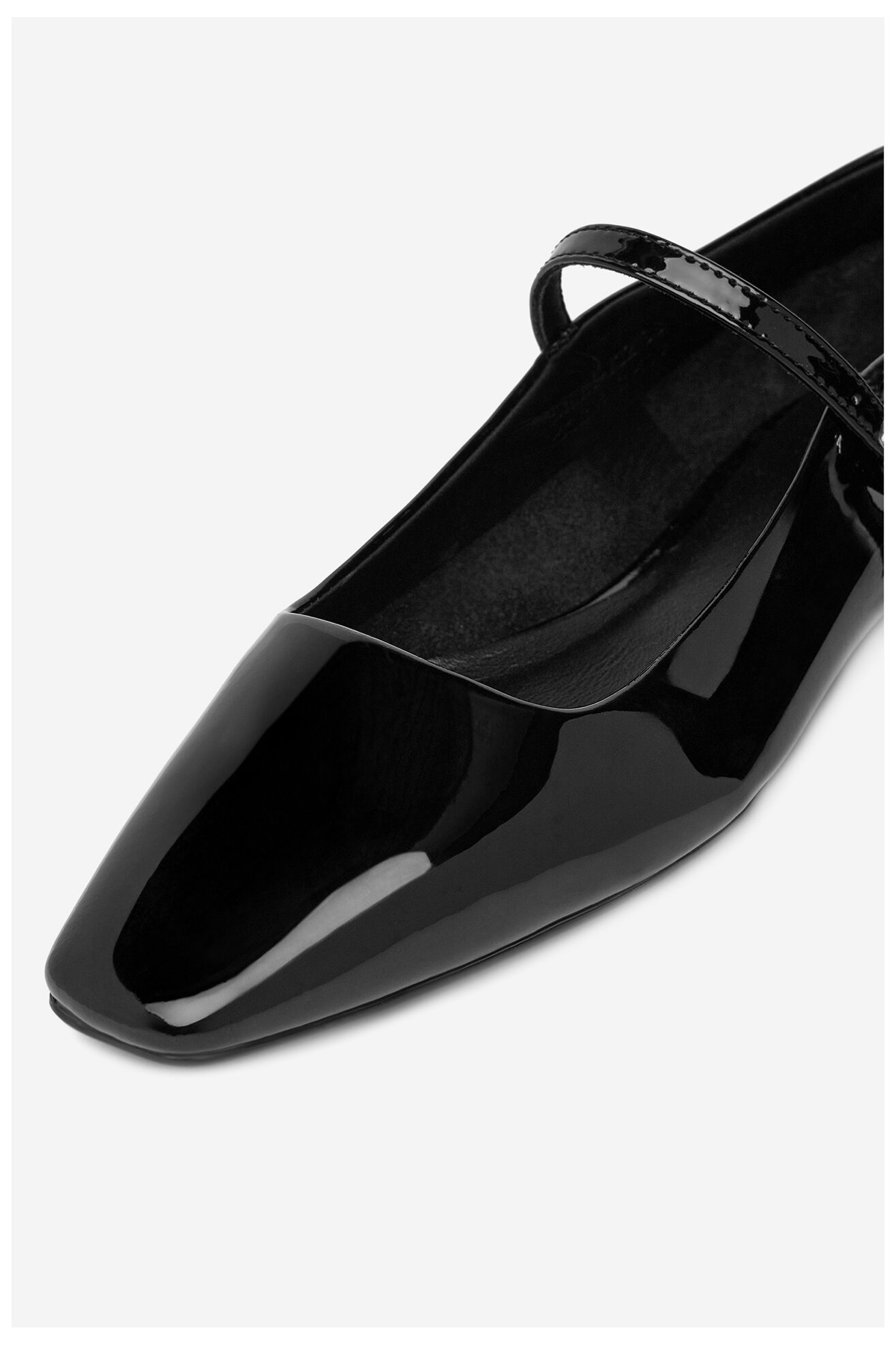 Baleriny Gino Rossi EMMY-V12 Czarny