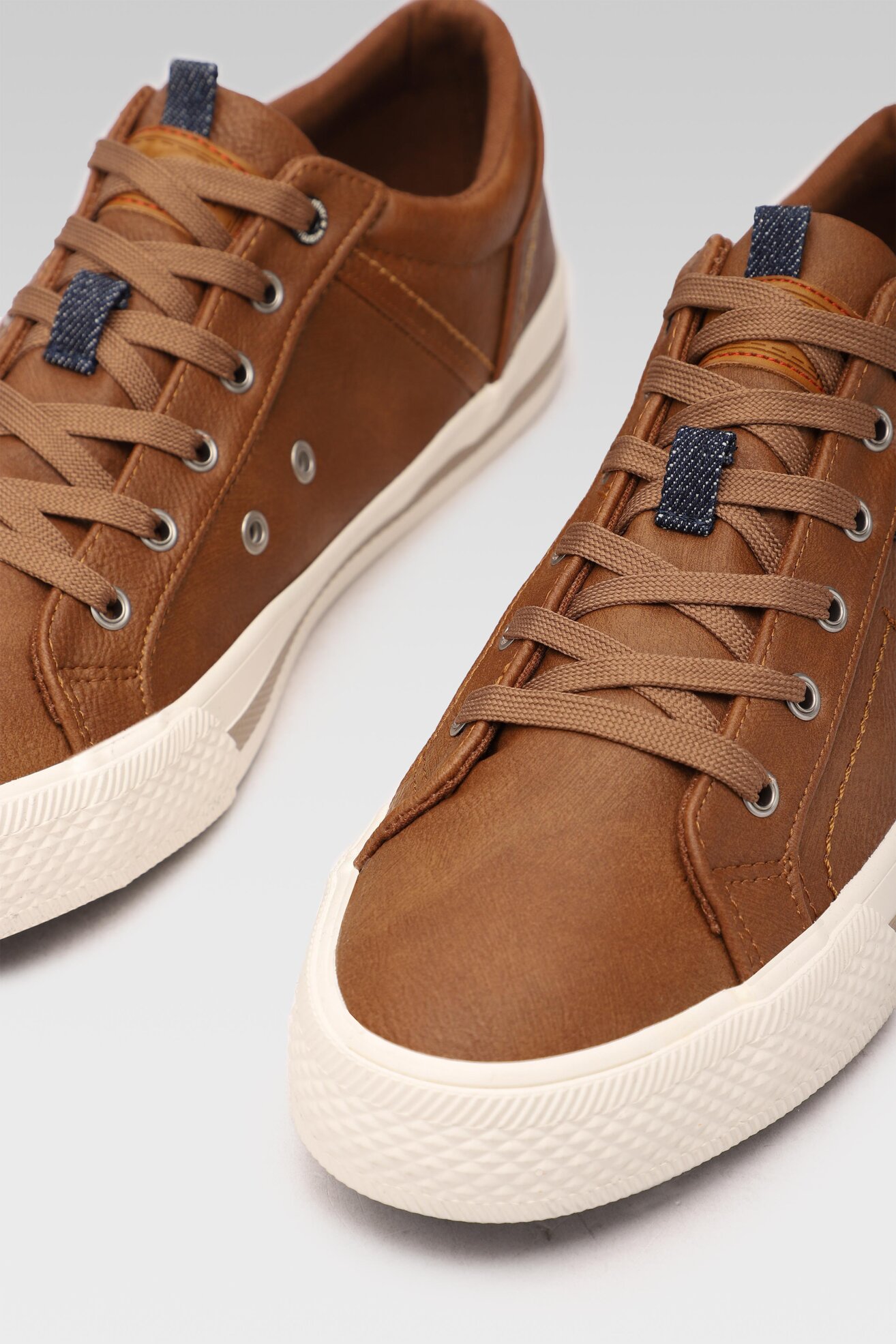 Półbuty Wrangler WM11121M Brązowy