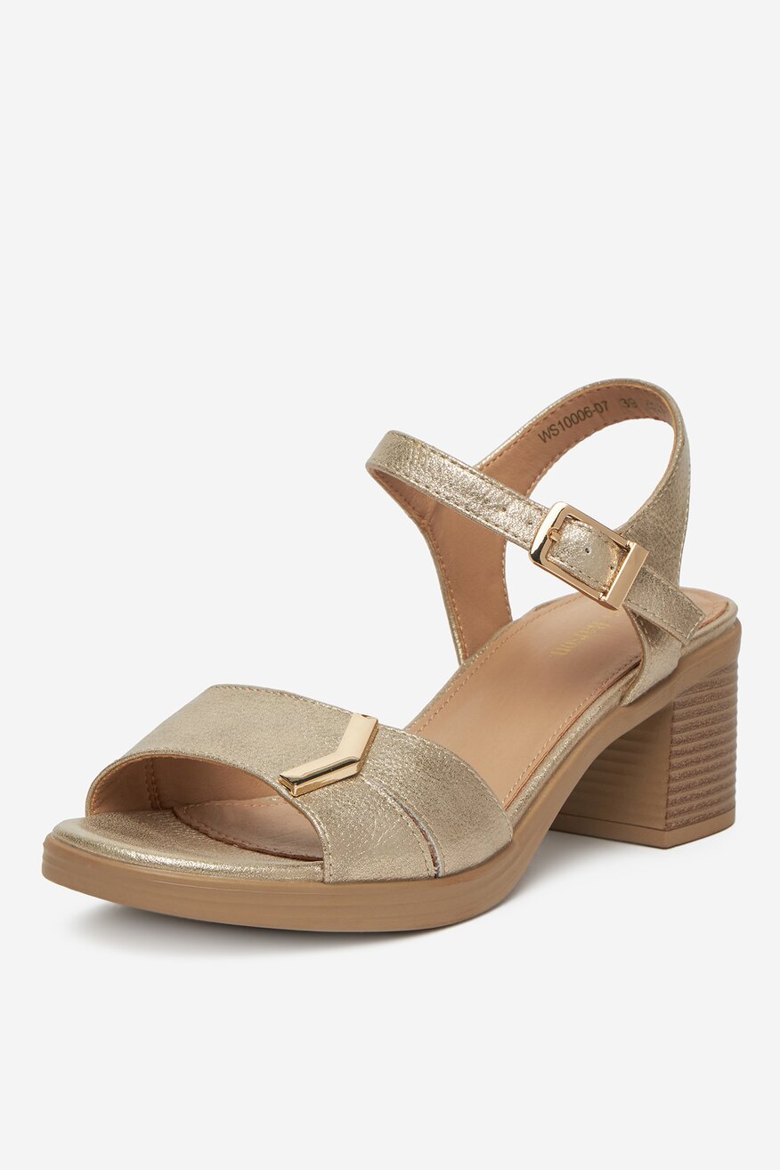 
                Sandale Clara Barson ZLATNA - 5903698732824