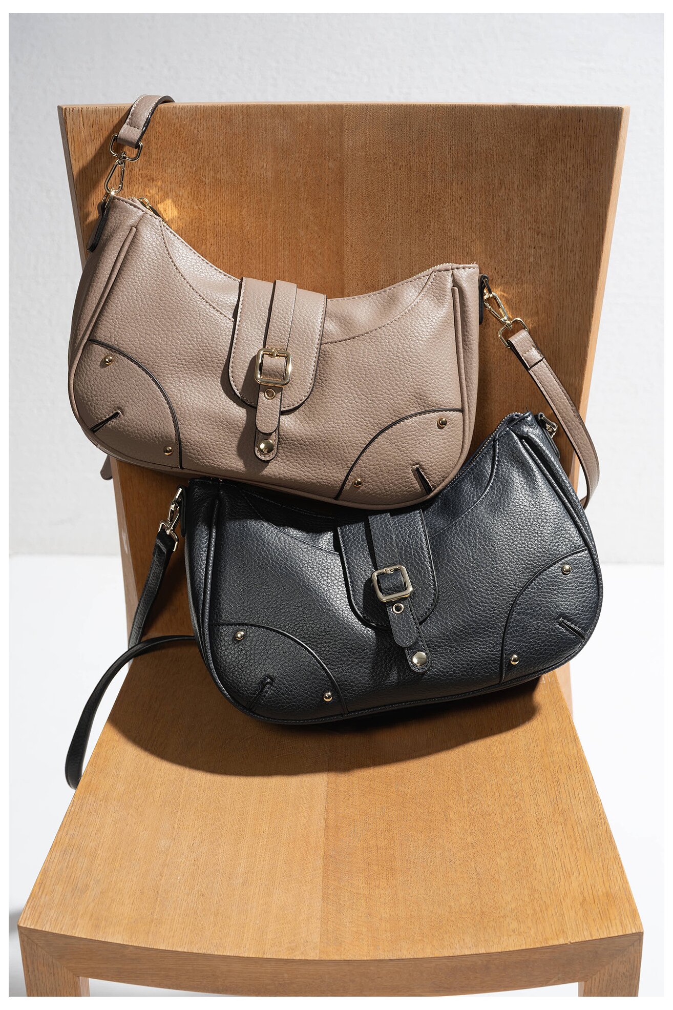 Kézitáska Lasocki C-LSK-M-001-08 SÖTÉTBÉZS