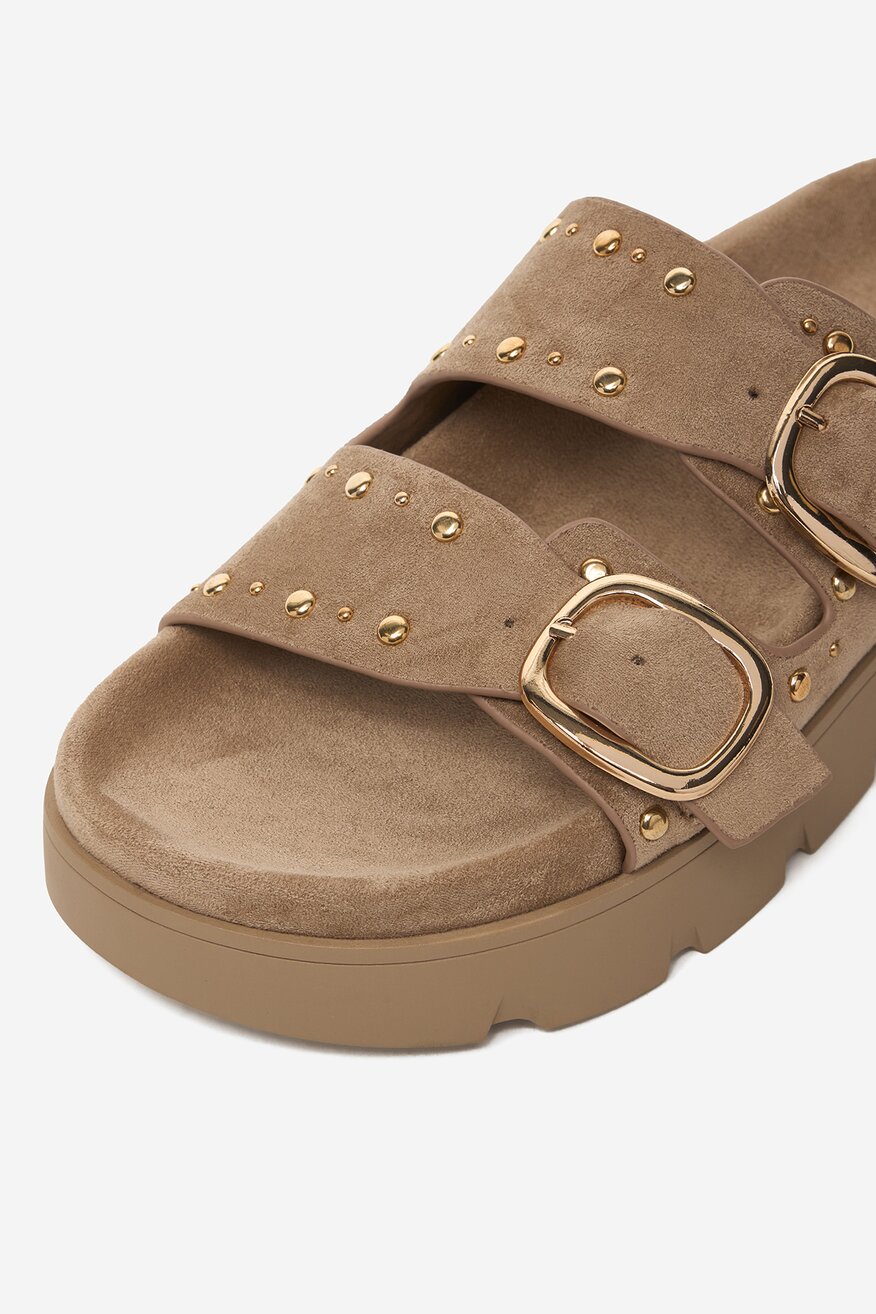 
                Шльопанець DeeZee БЕЖЕВИЙ - 5906751662328