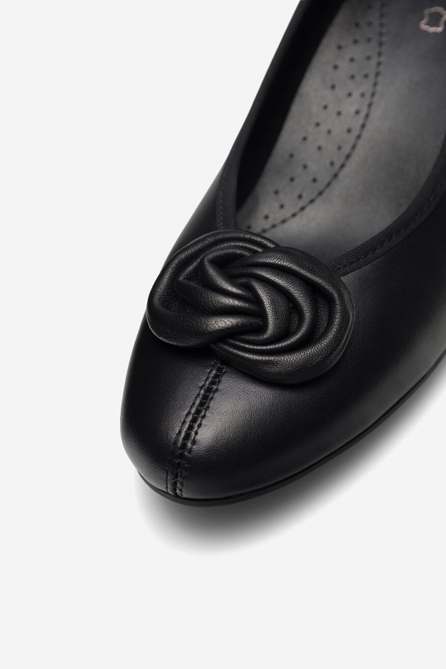 
                Lasocki - Czółenka skórzane - 5904862974347