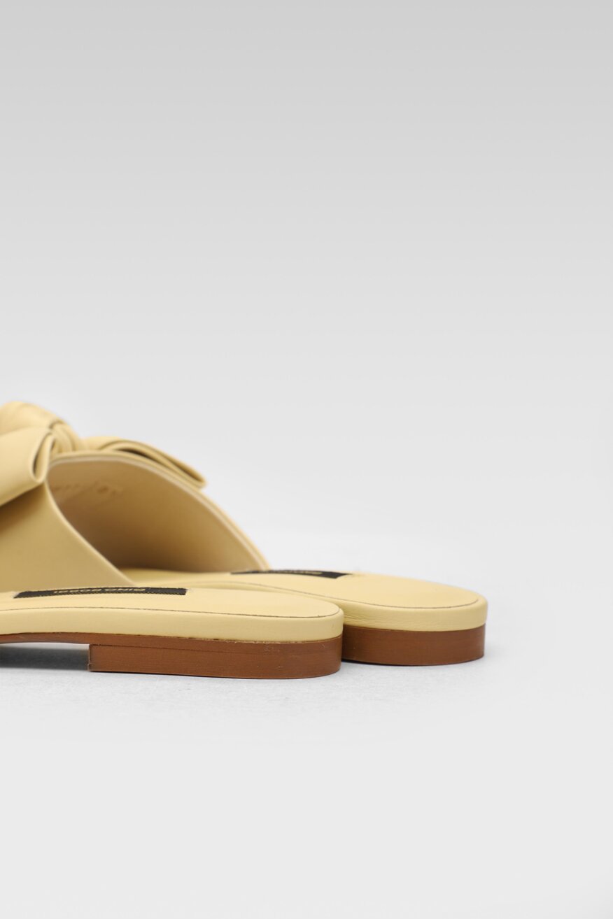 
                Șlapi Gino Rossi GALBEN - 5903698662299