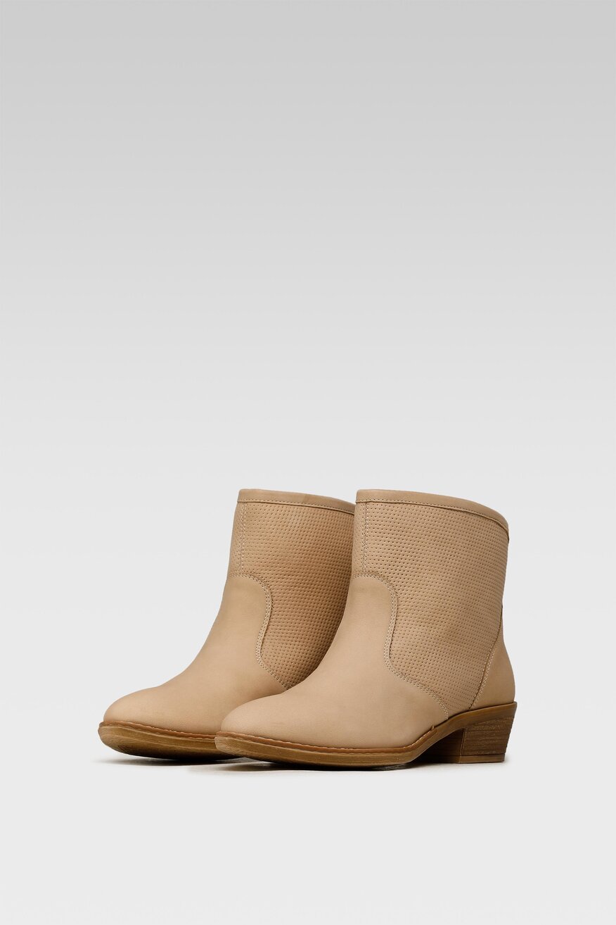 
                Lasocki - Skórzane botki kowbojki - 5904248419783