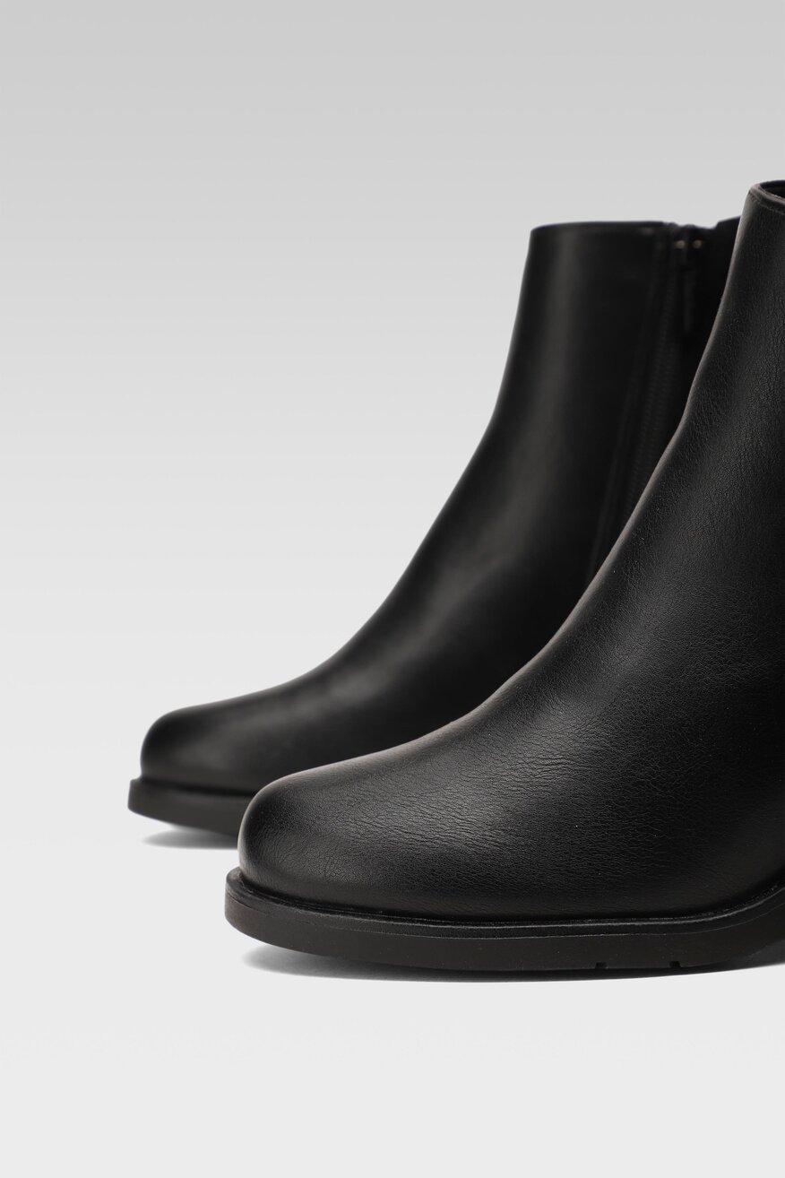 
                Clara Barson - Botki na obcasie czarne - 5903698754338