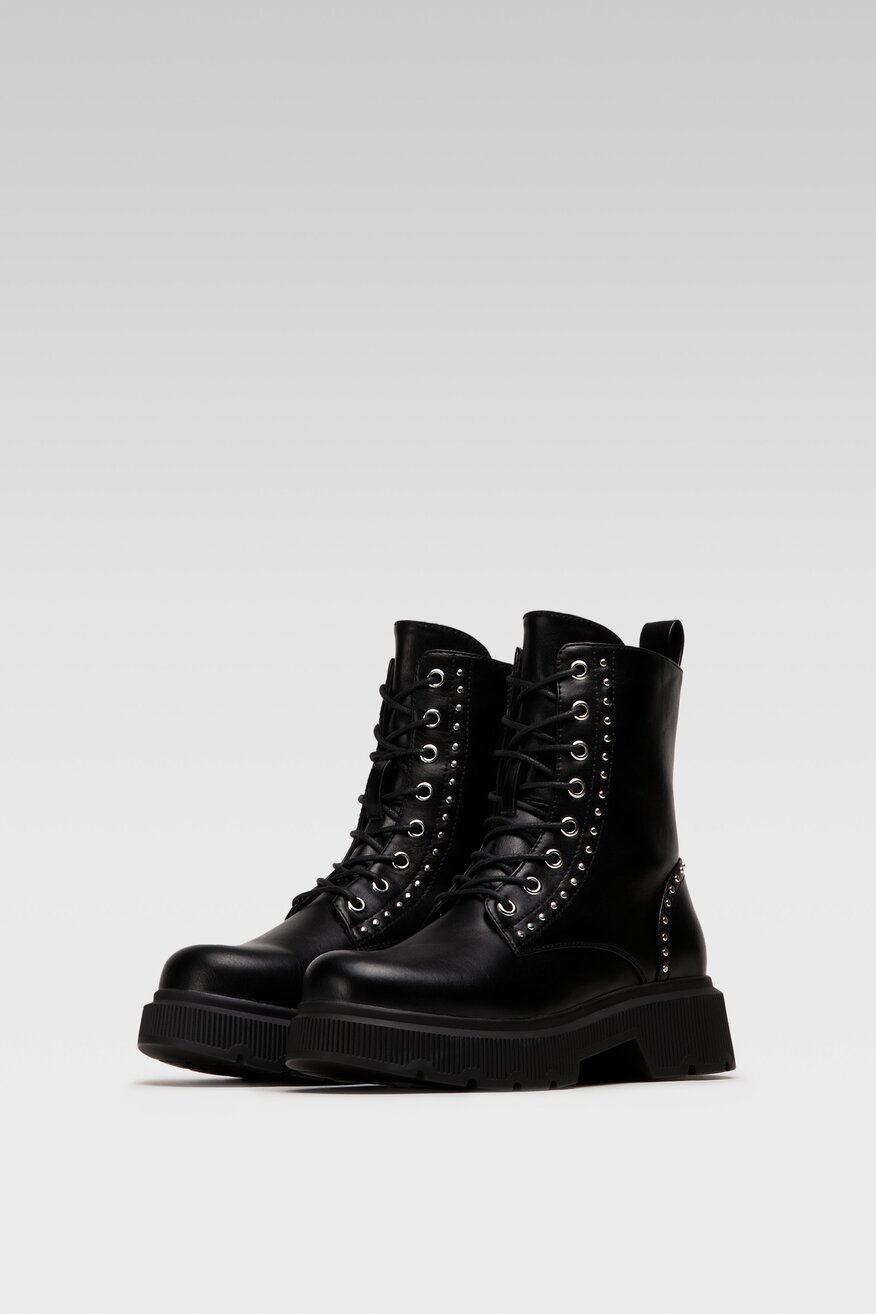 
                DeeZee - Trzewiki ozdobione dżetami - 5904862229560