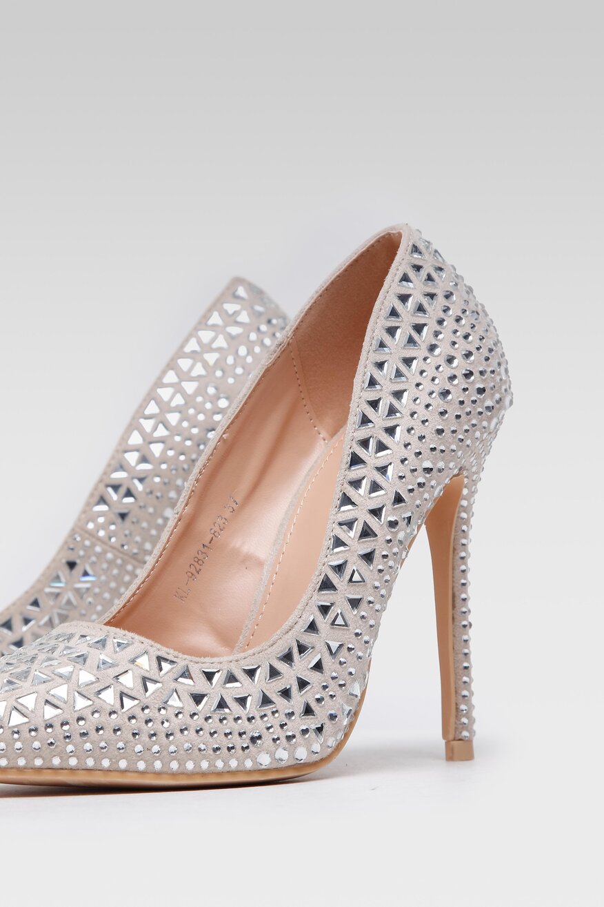 
                Pantofi cu toc DeeZee BEJ - 5904862443515