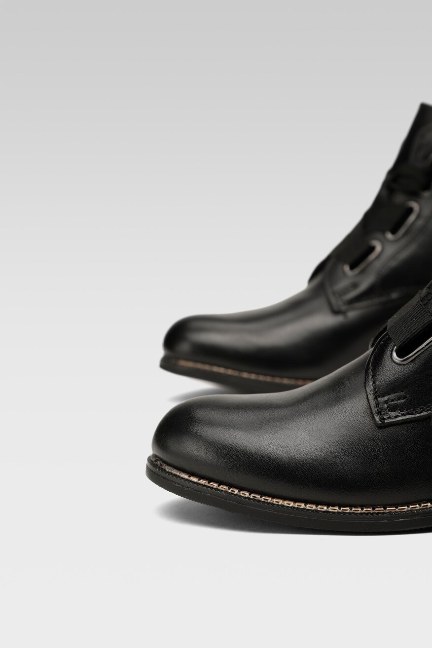 
                Lasocki - Skórzane trzewiki czarne - 5903698936833