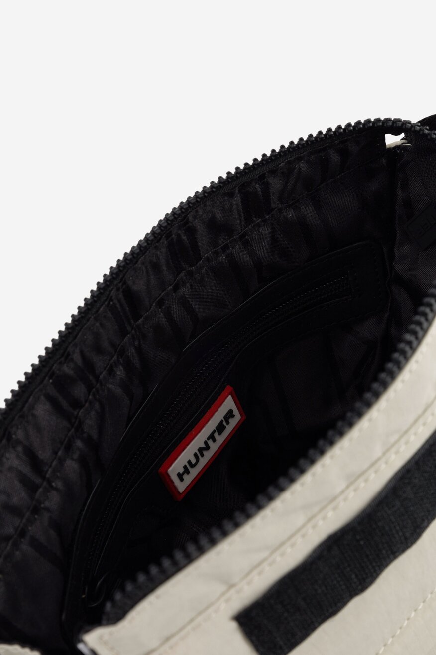 
                HUNTER - Mała torebka crossbody - 5905588831075