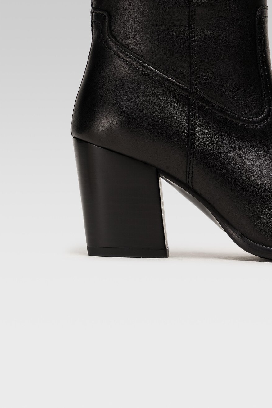 
                Lasocki - Skórzane kozaki szpice - 5904248098421