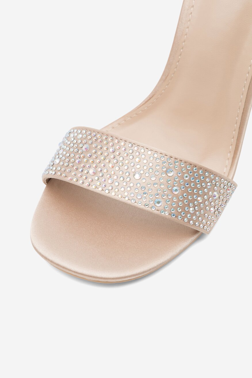 
                DeeZee - Sandały na słupku - 5904862698793