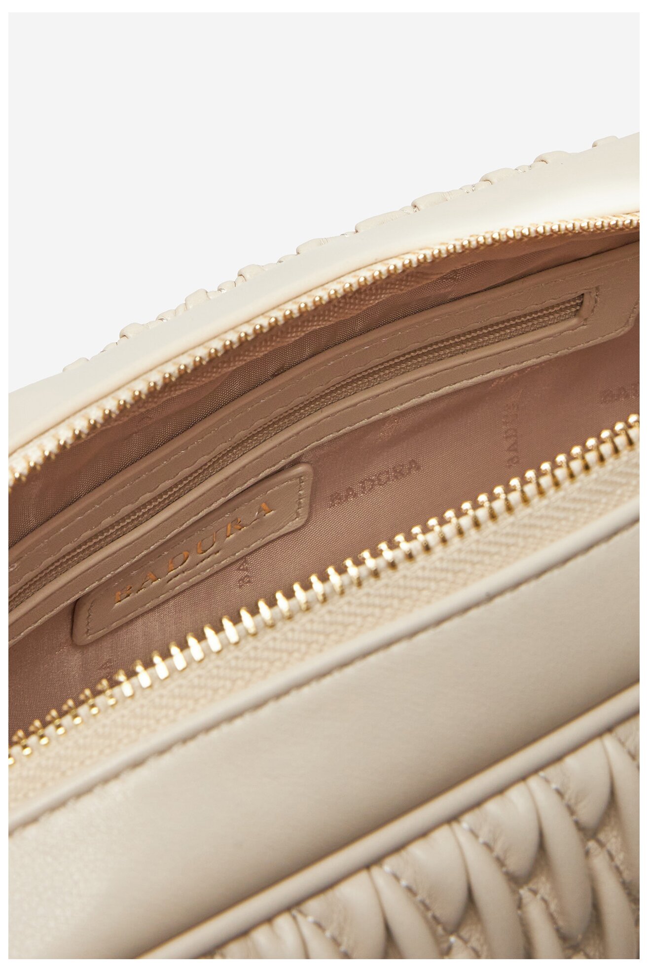 Kézitáska Badura TYL00276. KRÉMSZÍNŰ