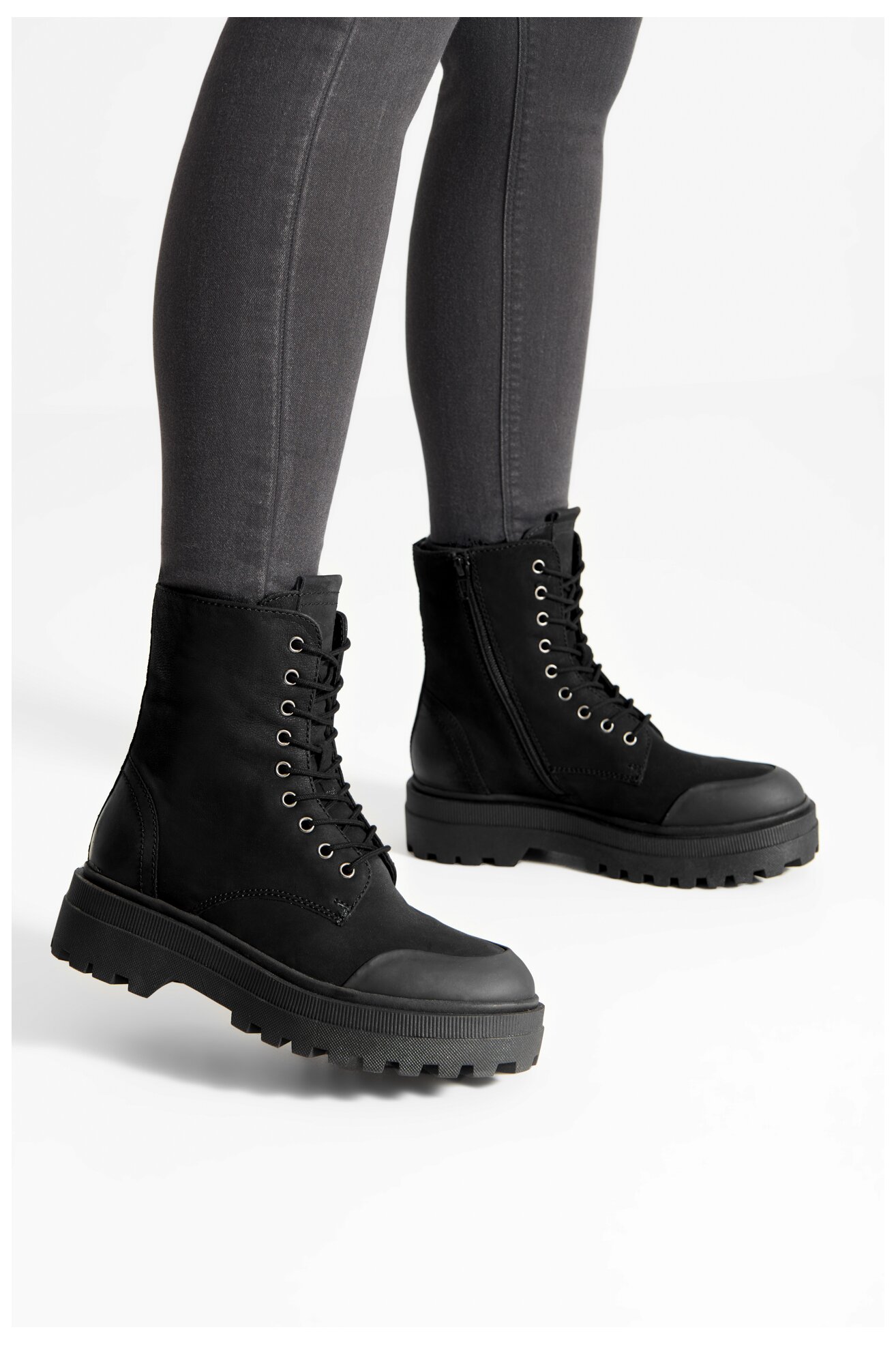 Bocanci Lasocki WI16-UTRA-02 NEGRU