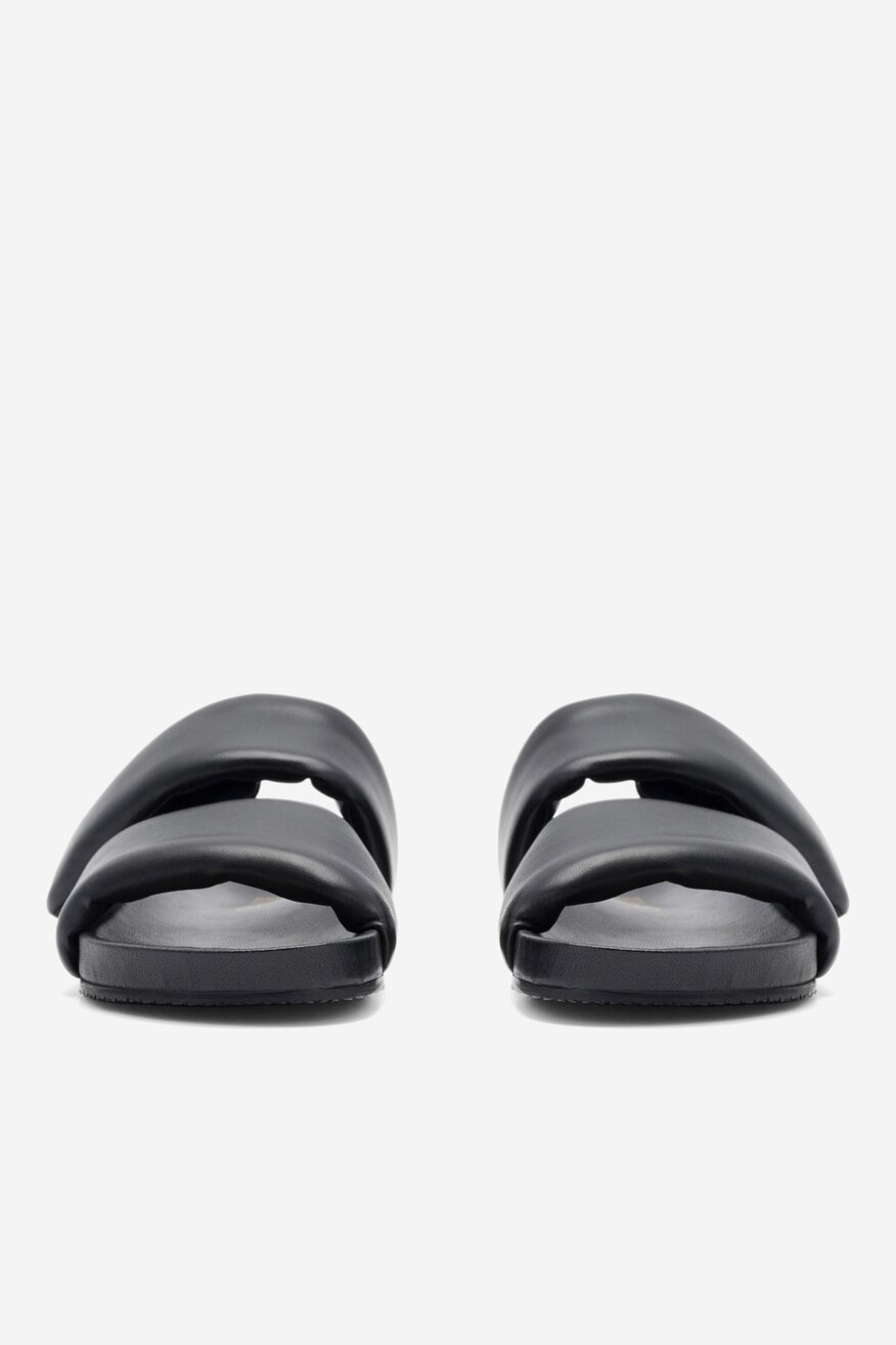 
                RAGE AGE - Skórzane klapki czarne - 5904862670102