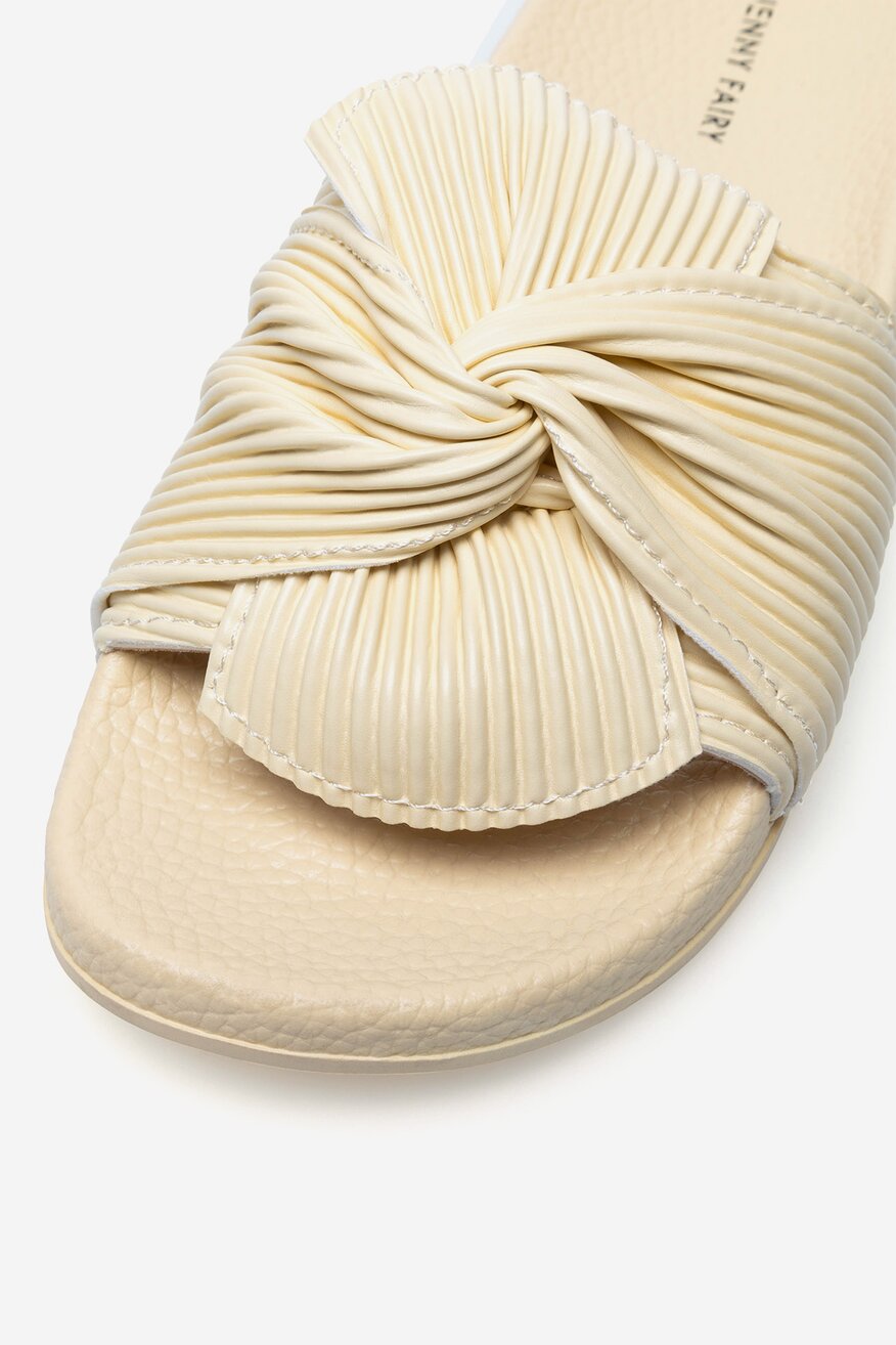 
                Șlapi pentru bazin Jenny Fairy GALBEN - 5905588637936