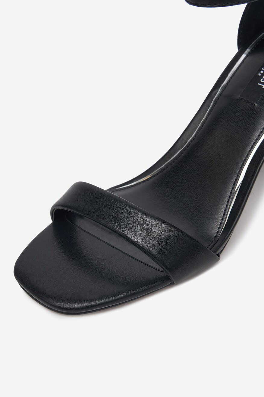 Sandály NINE WEST ČERNÁ - 5904862882109