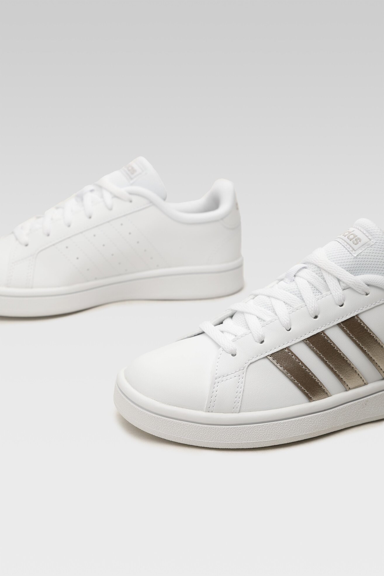 Obuwie sportowe adidas GRAND COURT BASE EE7874 Biały