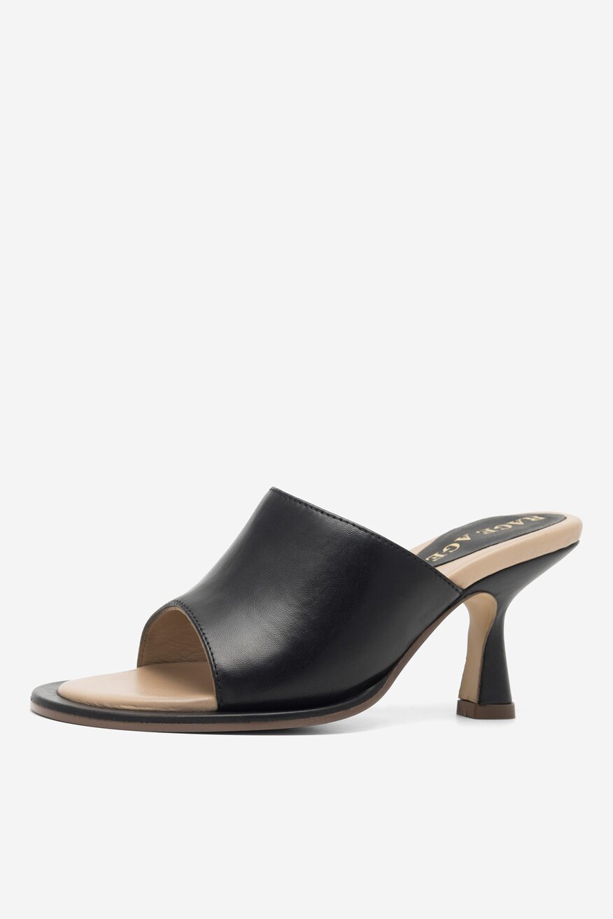 
                RAGE AGE - Skórzane klapki czarne - 5904862797045