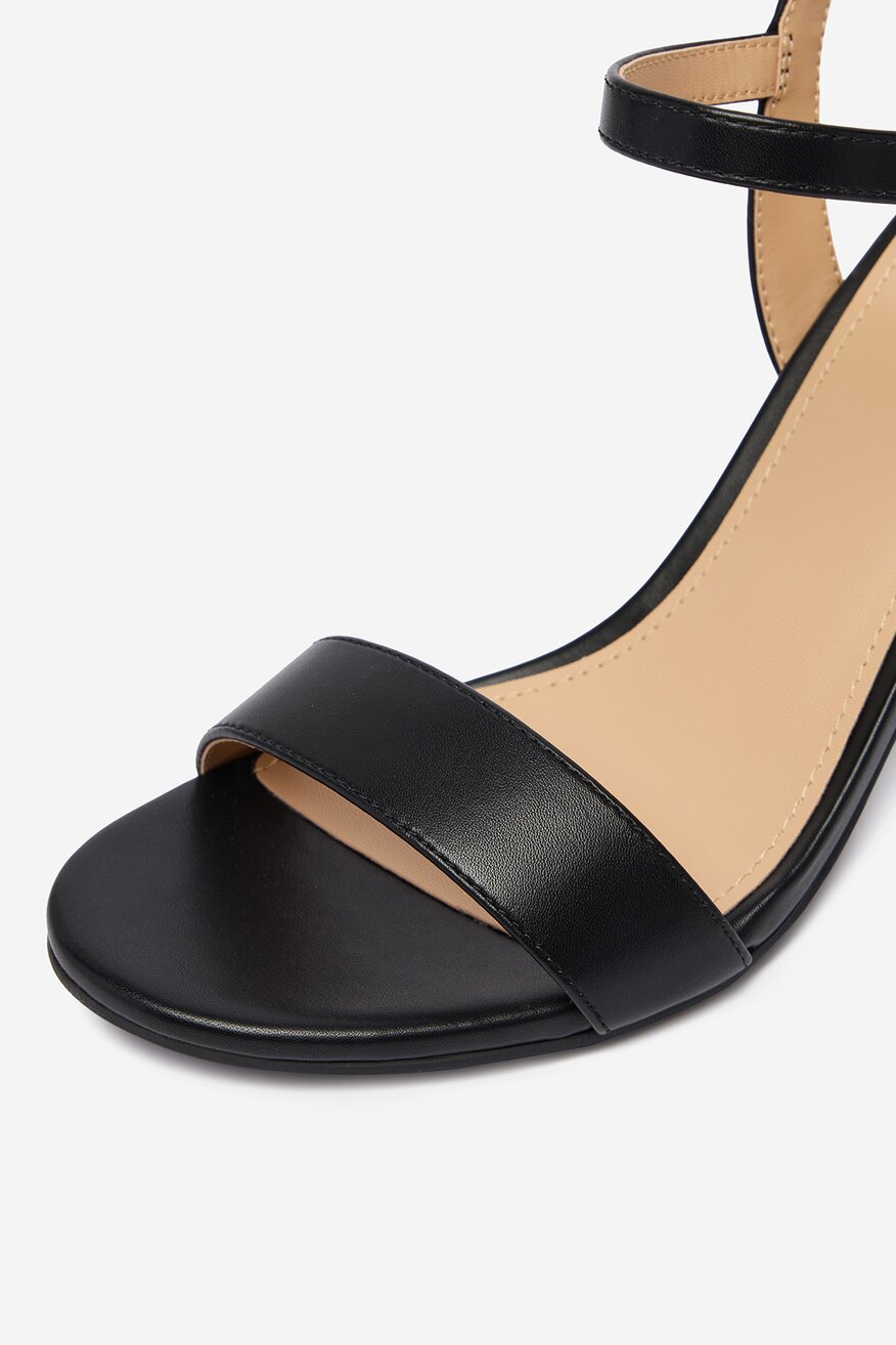 
                Сандалі Jenny ЧОРНИЙ - 5906751731604