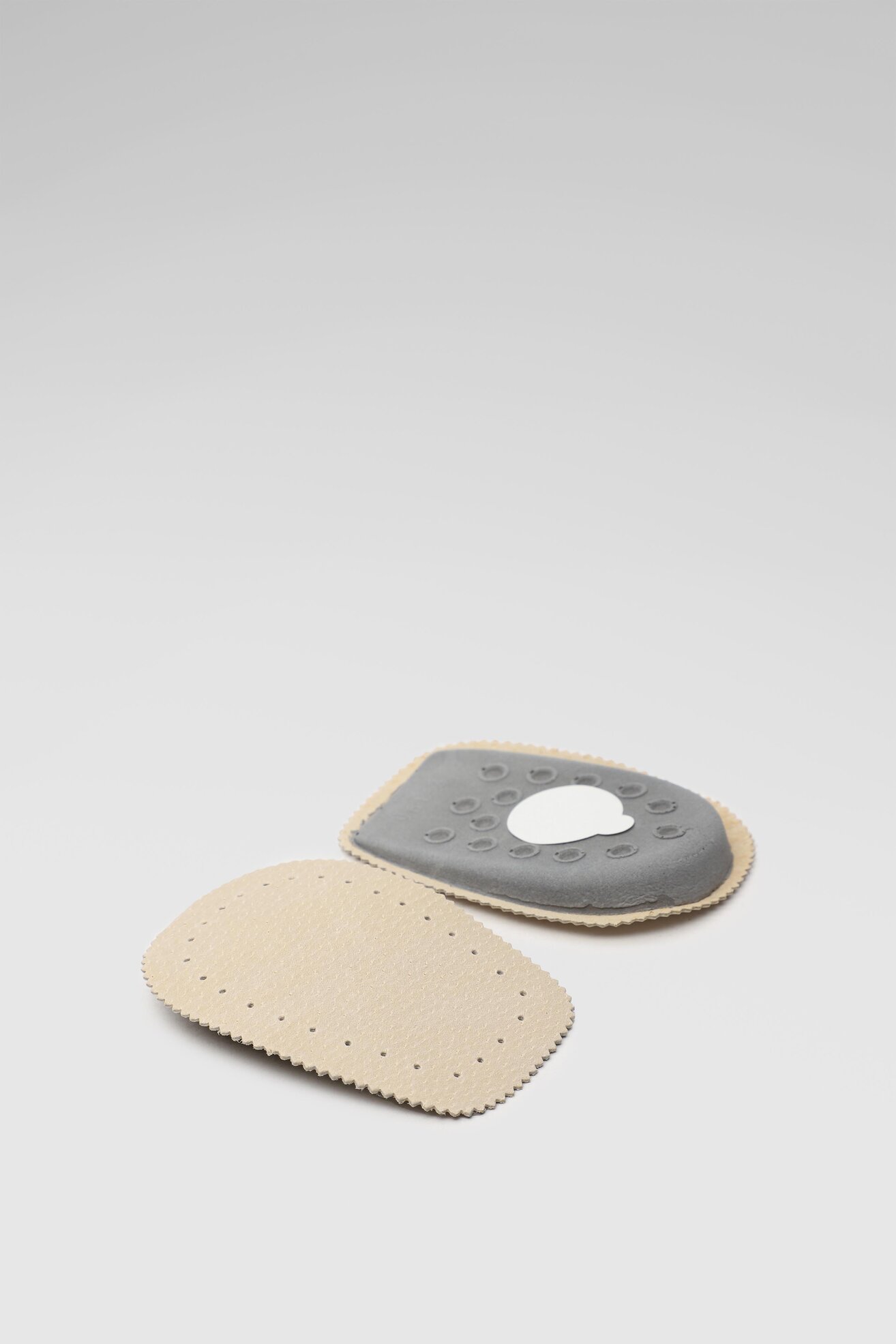 Wkładki do obuwia Coccine COCCINE HEEL PAD LATEX-LEATHER PODPIĘTKA NR M (2) AZ Beżowy