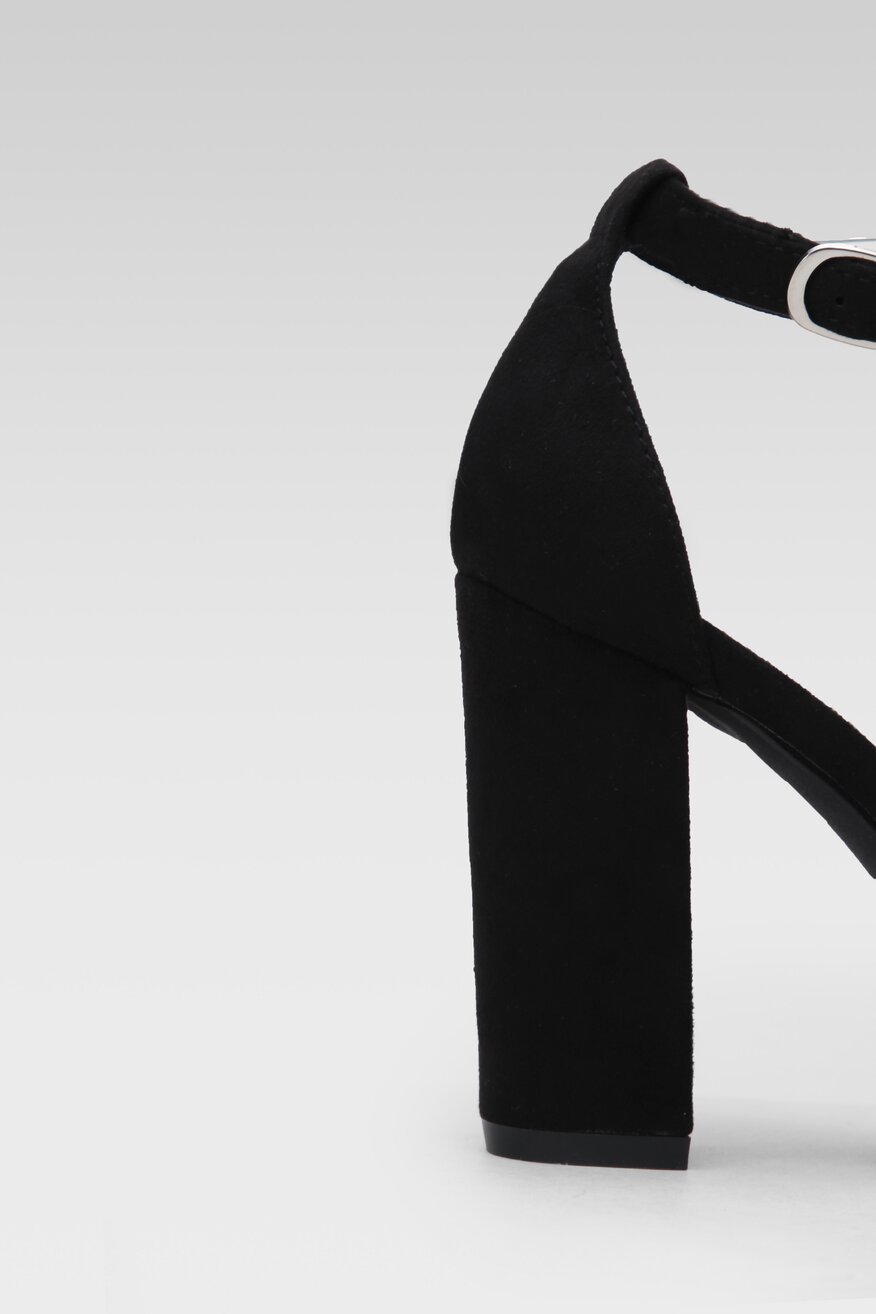 
                DeeZee - Sandały na słupku - 5904862653532