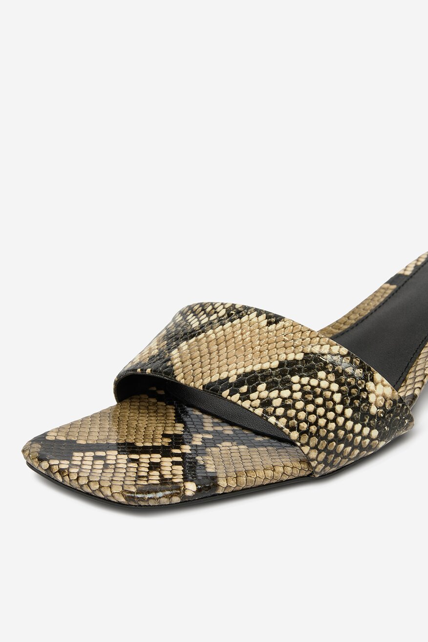 
                Шльопанець Gino Rossi ЧОРНИЙ - 5906751981429