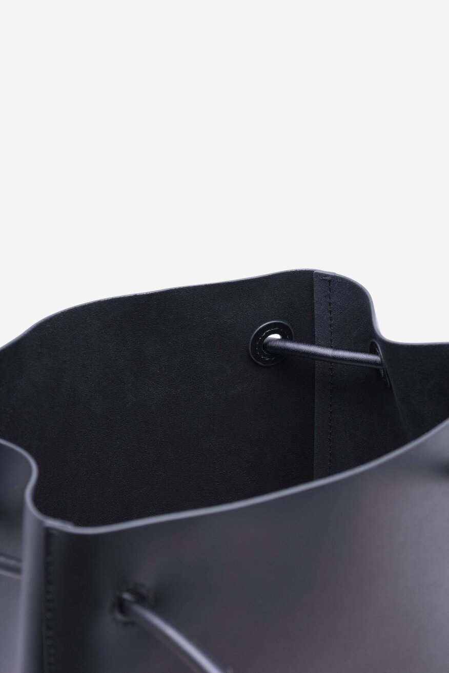 
                Дамска чанта Gino Rossi ЧЕРЕН - 5905588136040