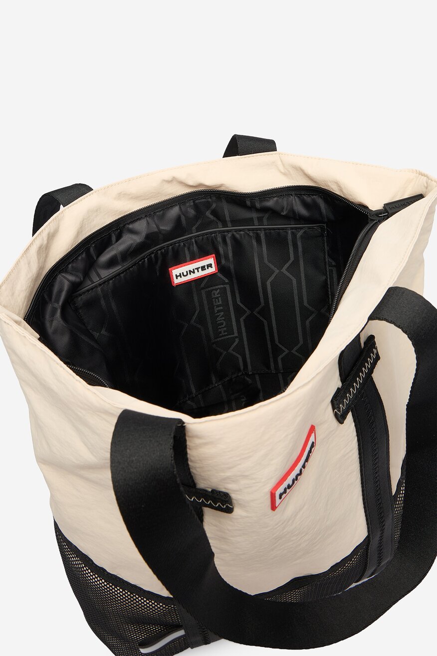 
                Дамска чанта HUNTER БЕЖОВ - 5906751713808