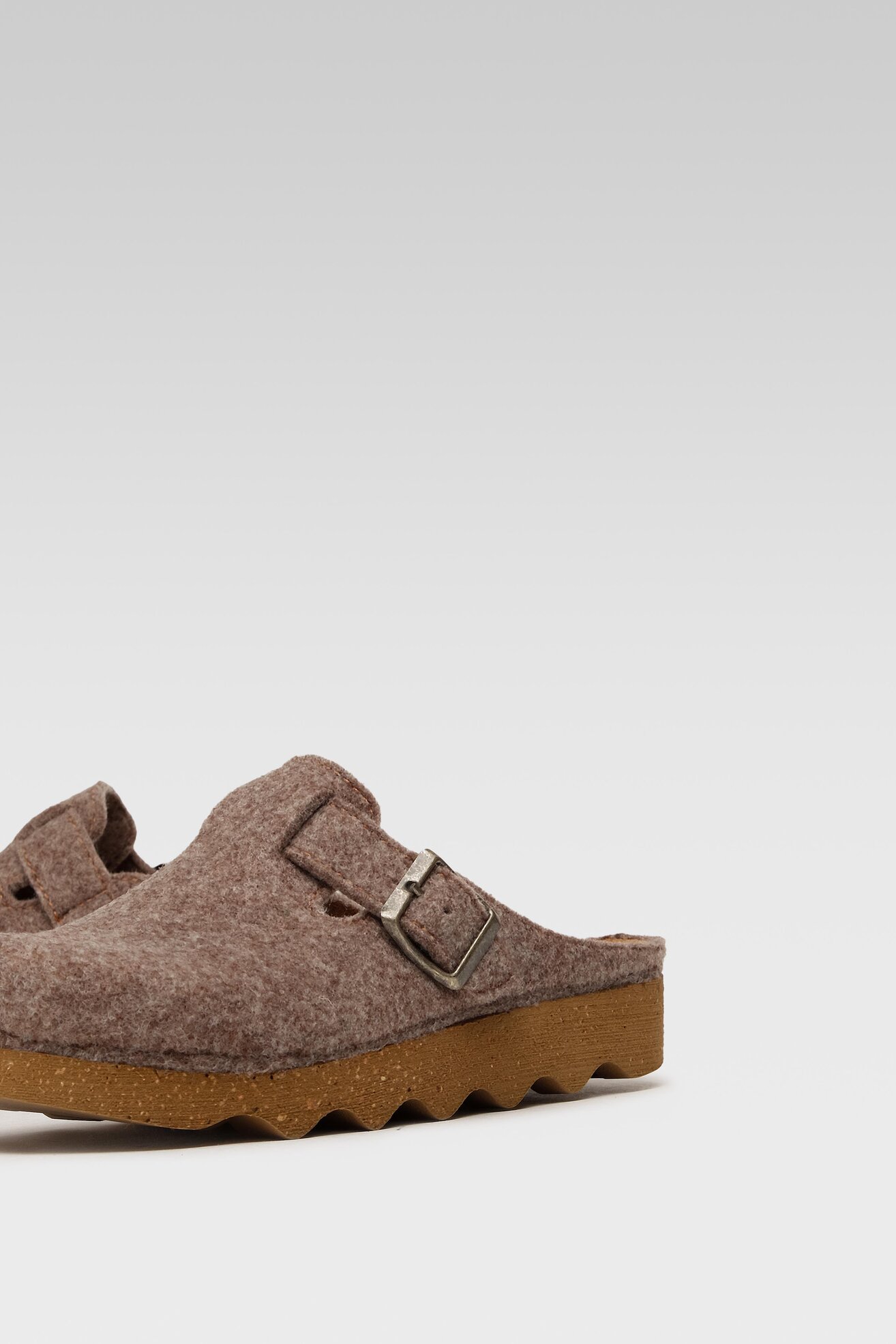 Kapcie Inblu DK01FE14 Brązowy