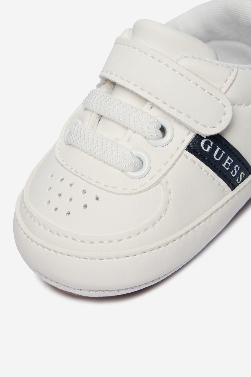 
                Напівчеревик GUESS БІЛИЙ - 5906751742068